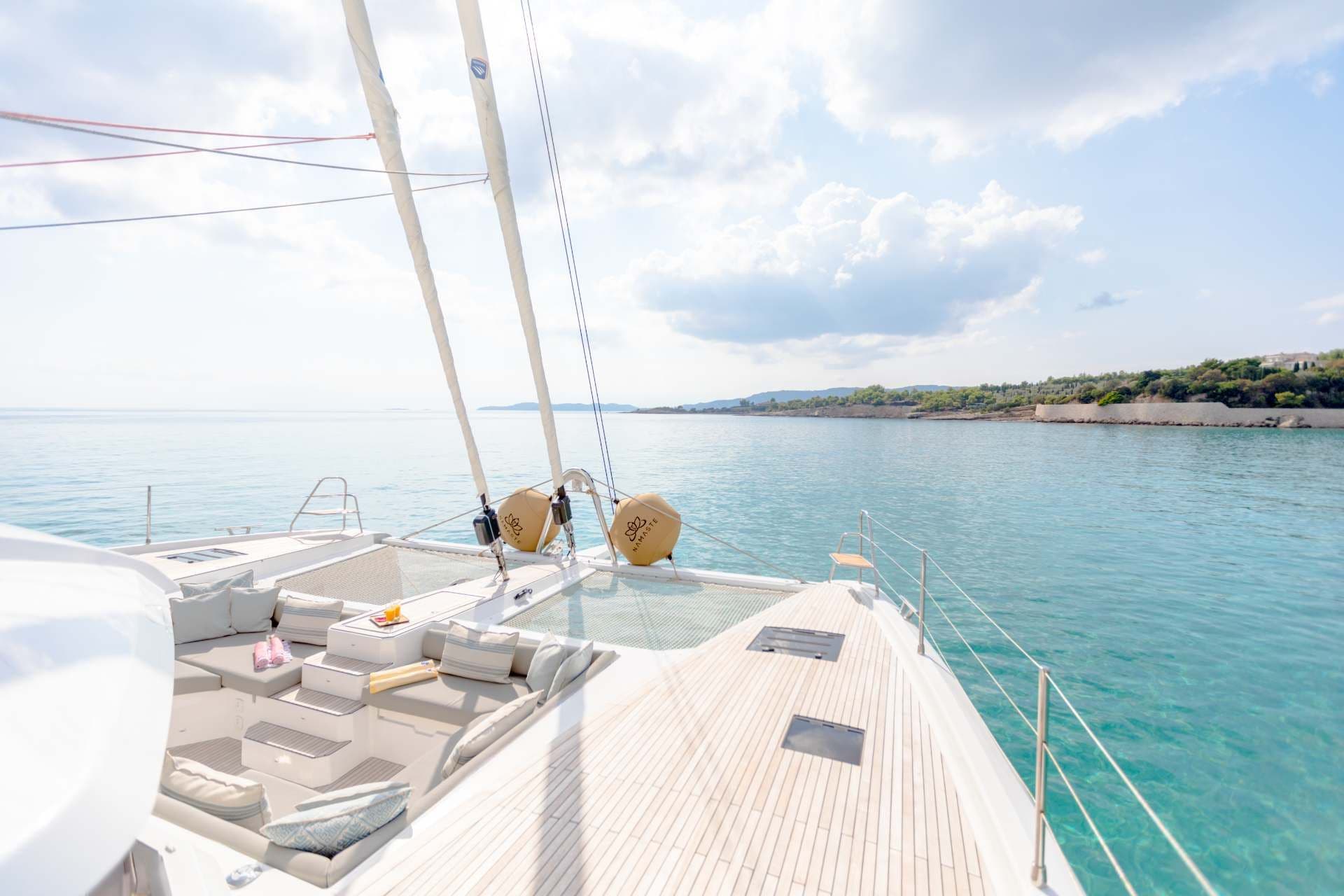 Foredeck overview (sistership)