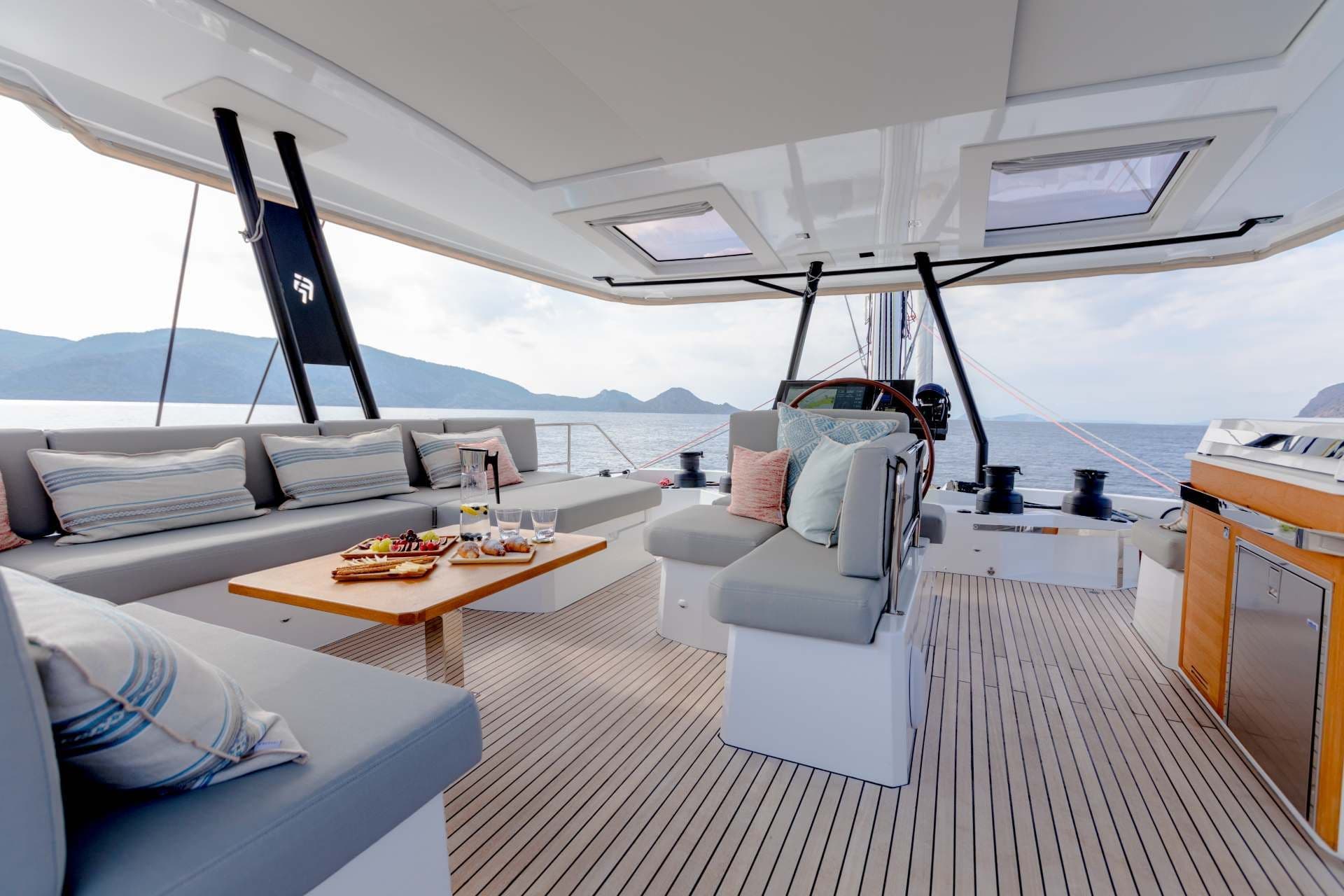 Flybridge (sistership)