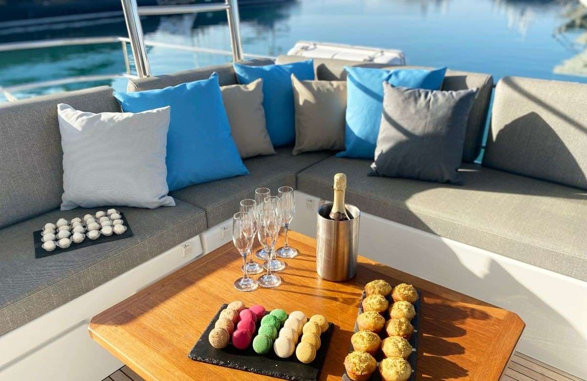 Flybridge Lounge Area