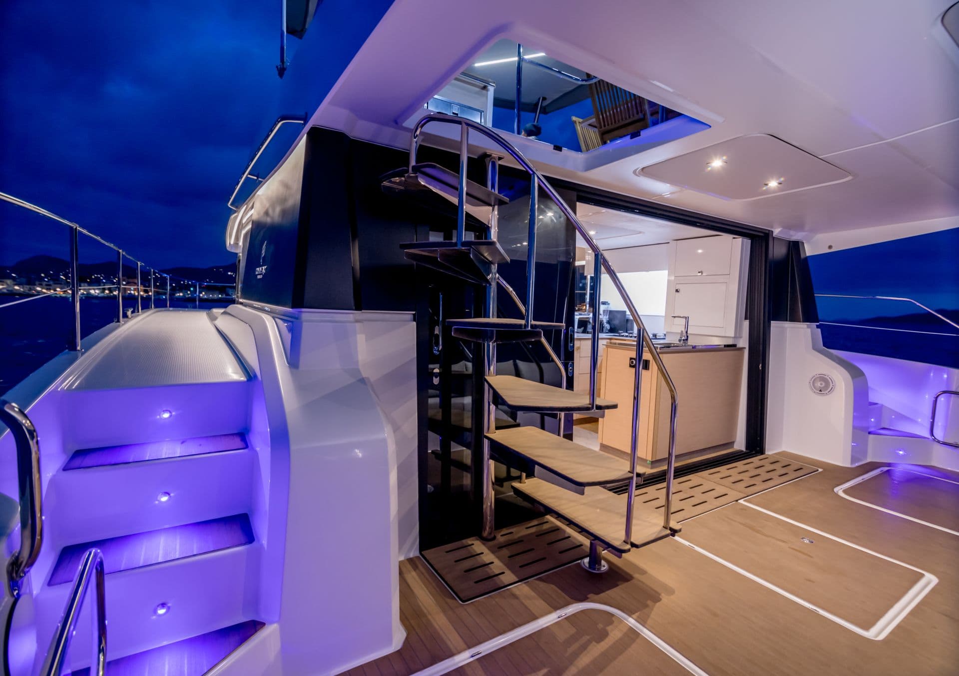 Side deck