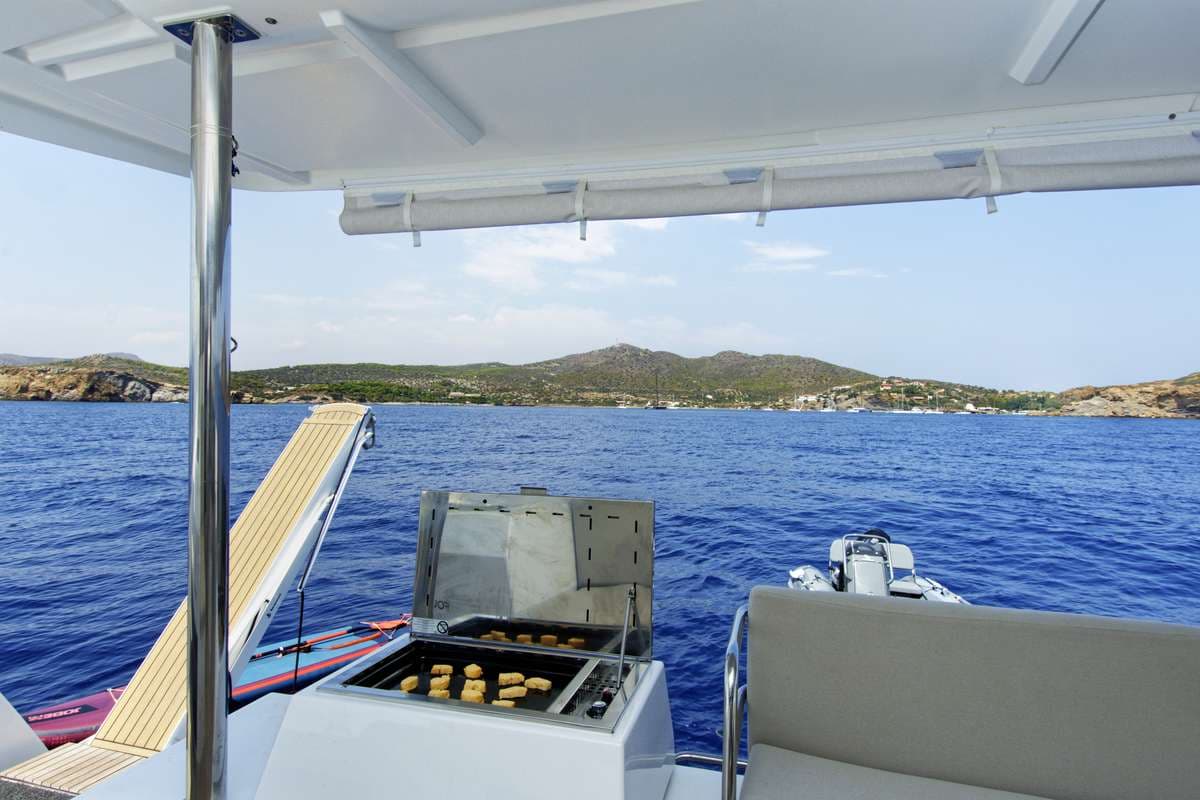 Aft deck with barbecue