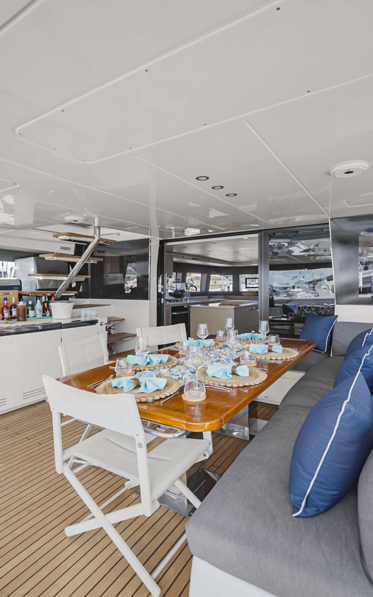 Aft Cockpit Dining