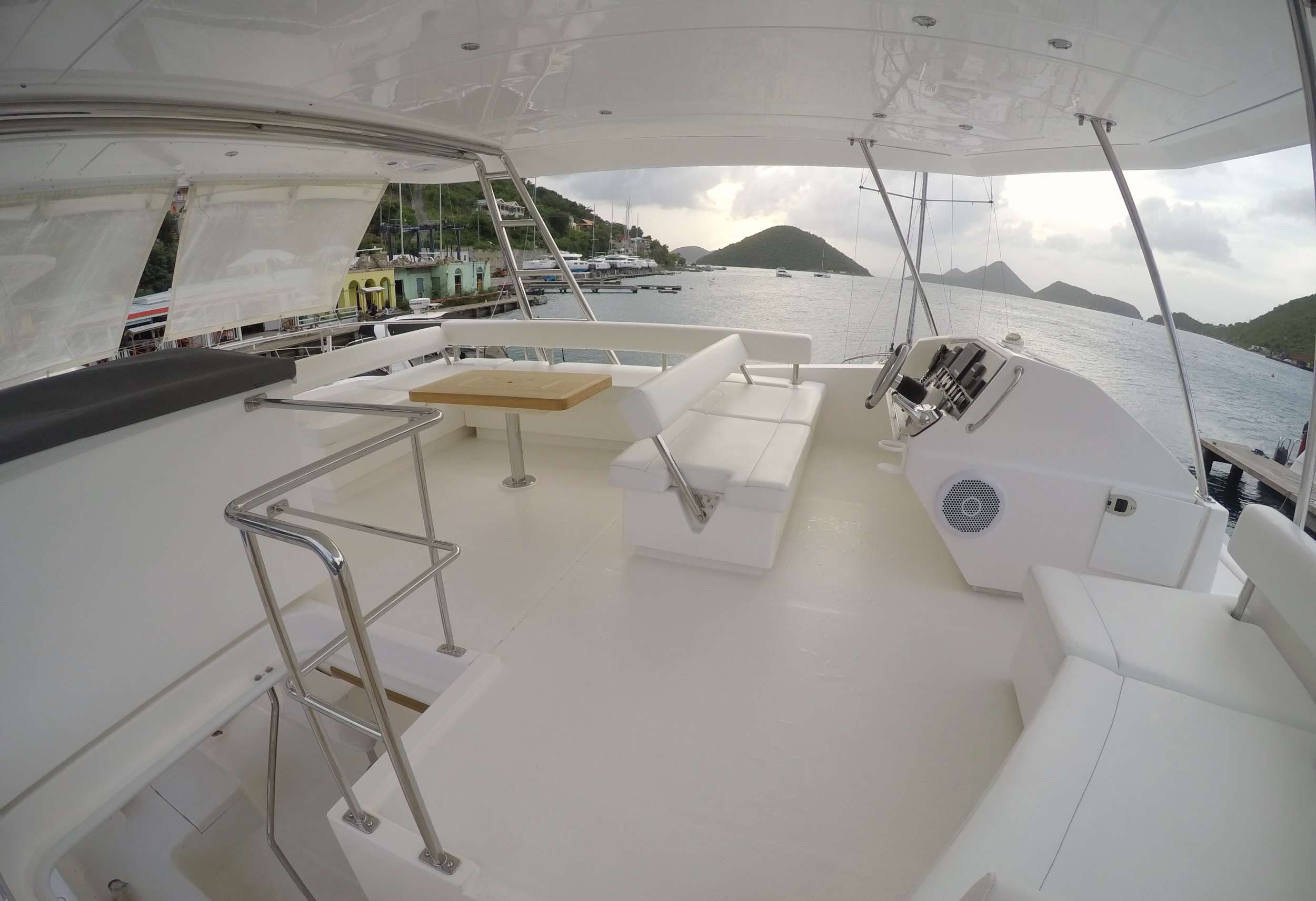 Flybridge and helm station