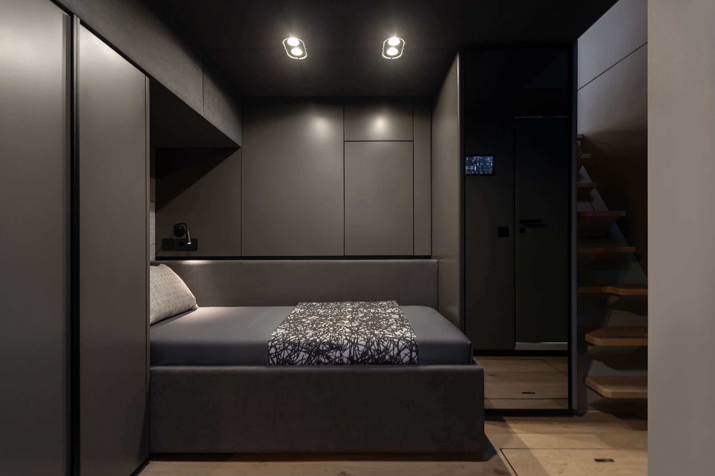Twin cabin
