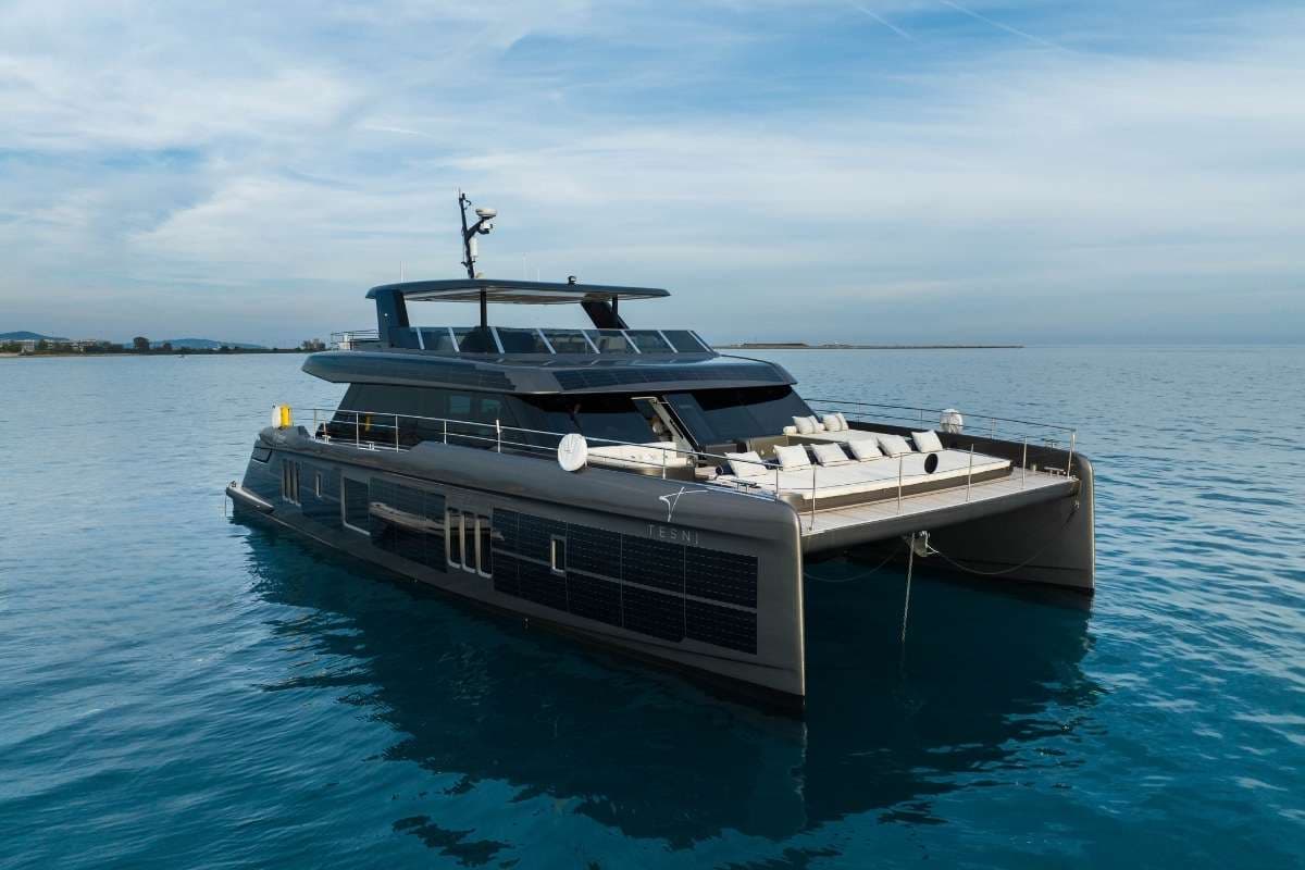 TESNI – Sunreef Yachts