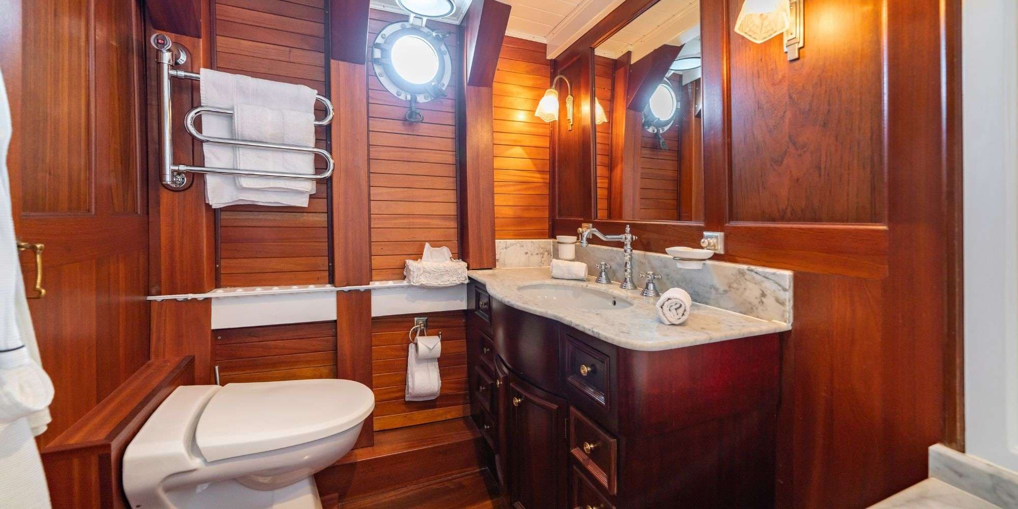 Guest Bathroom 3