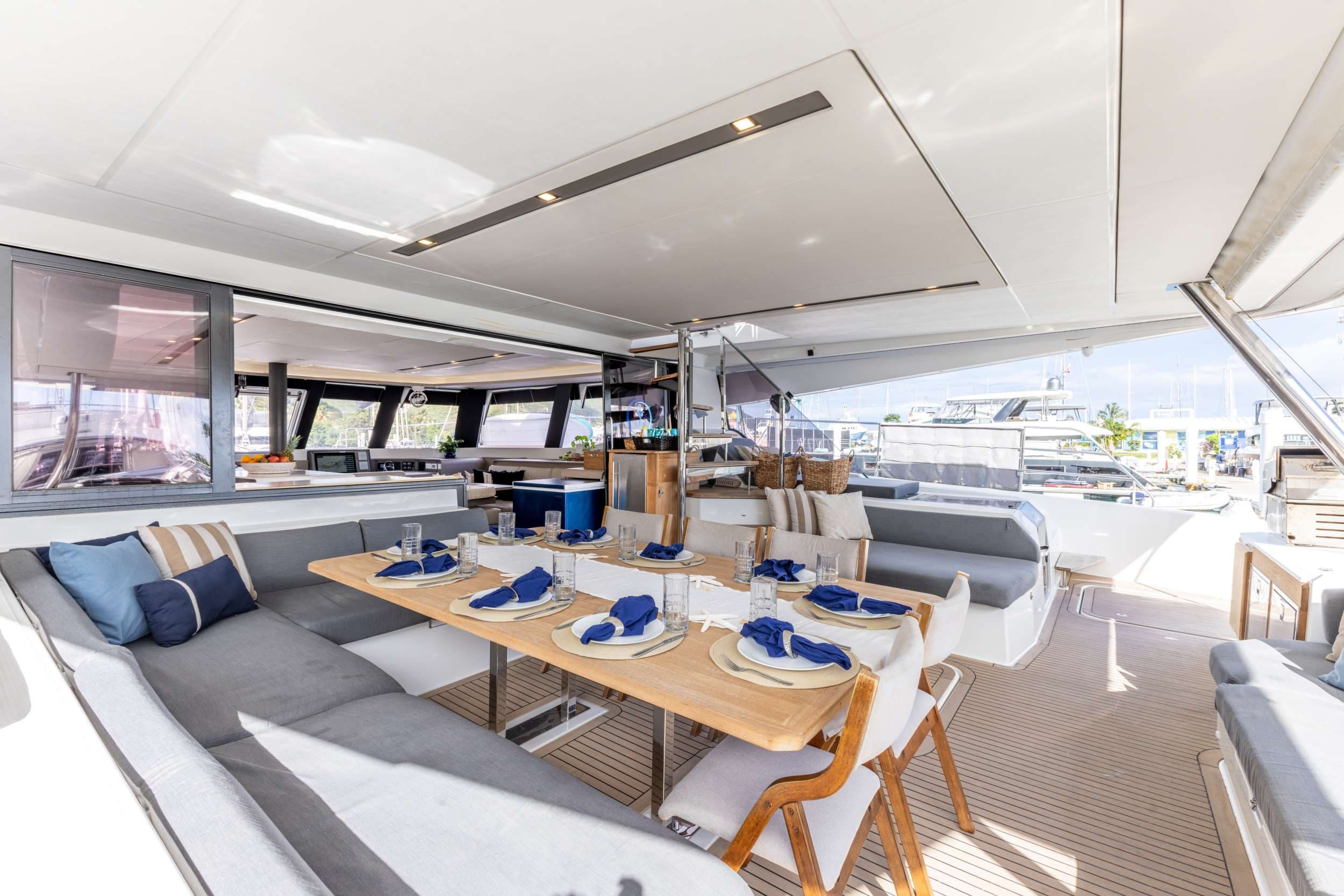 Perfect Landing aft dining