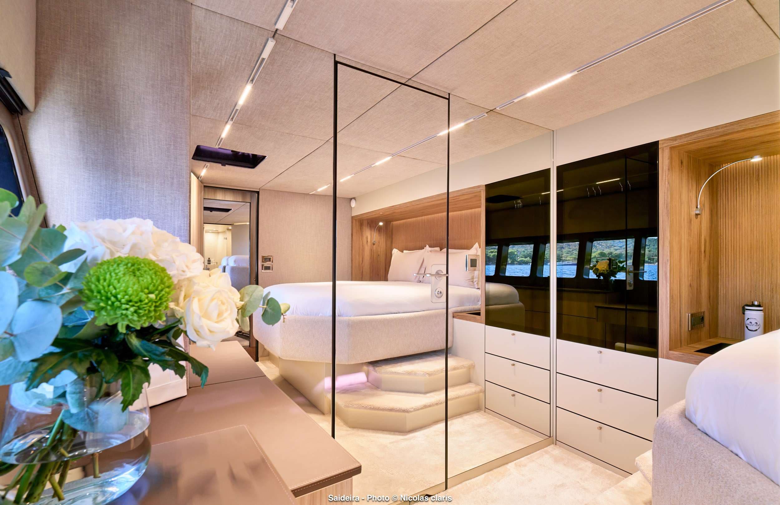 Moon 60 Hull 8 2025