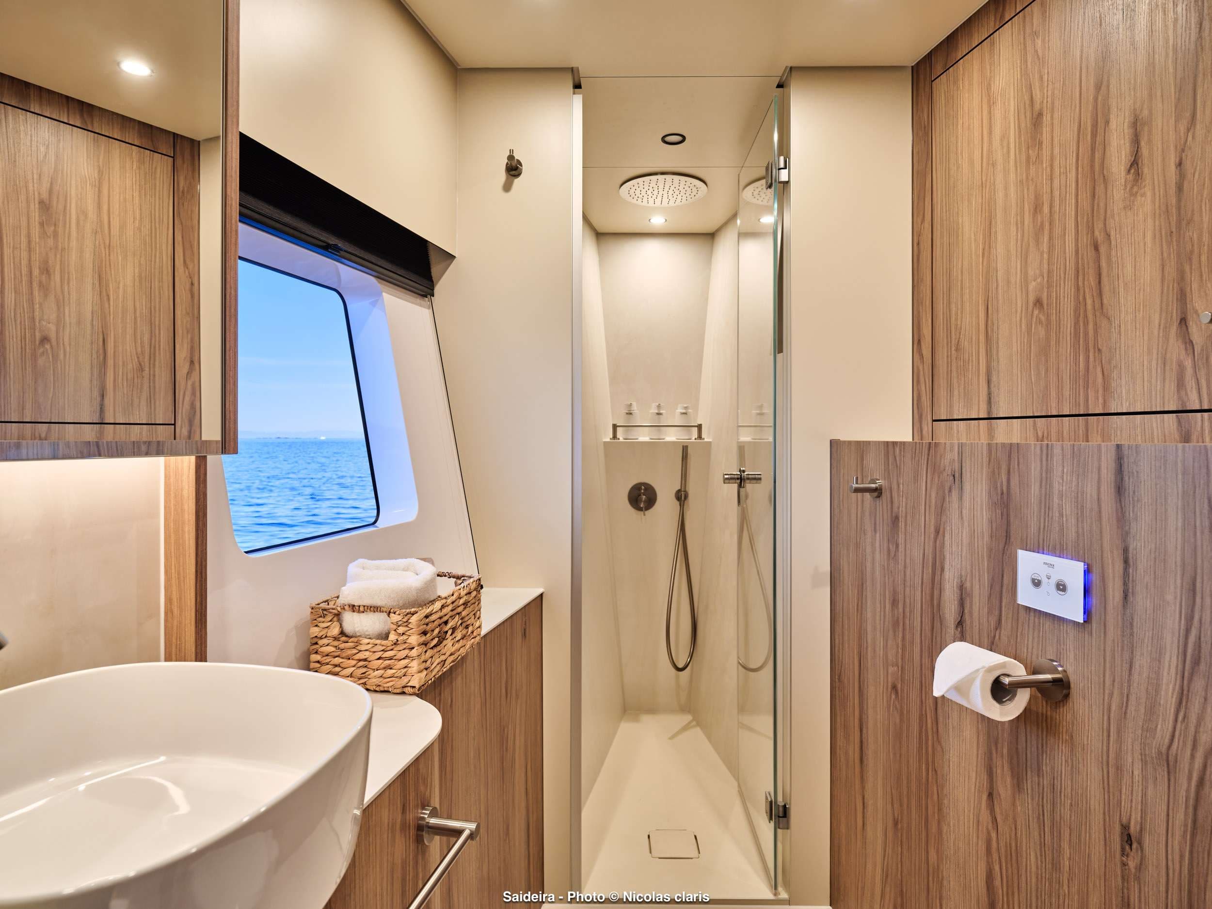 Moon 60 Hull 8 2025