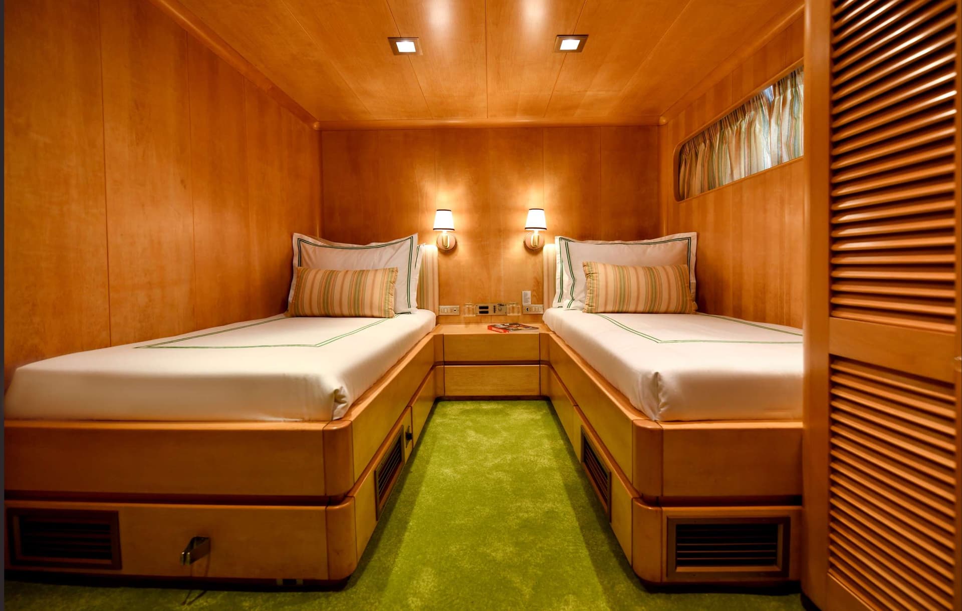 Twin suite