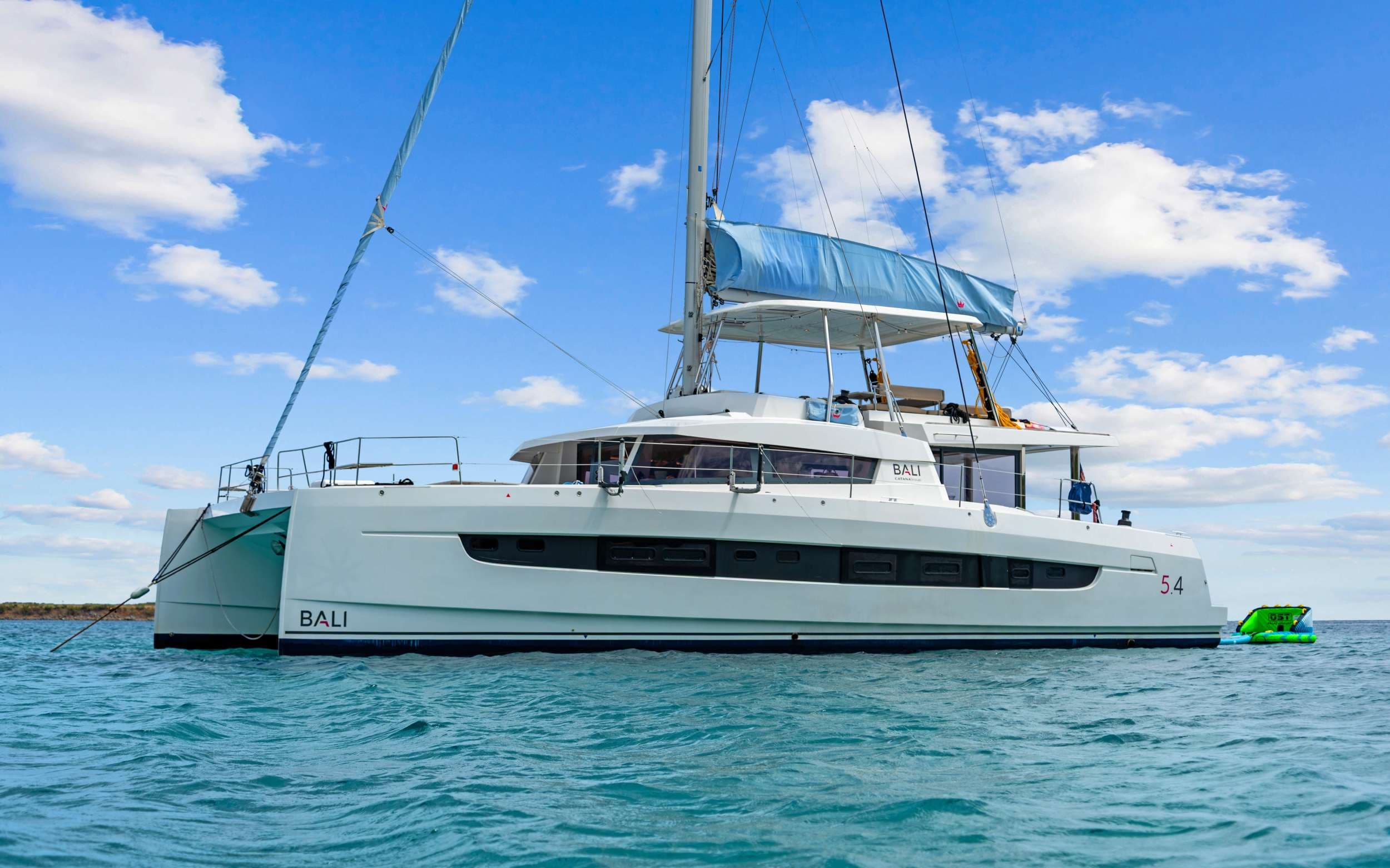 CHILLIN HUT – Bali Catamarans