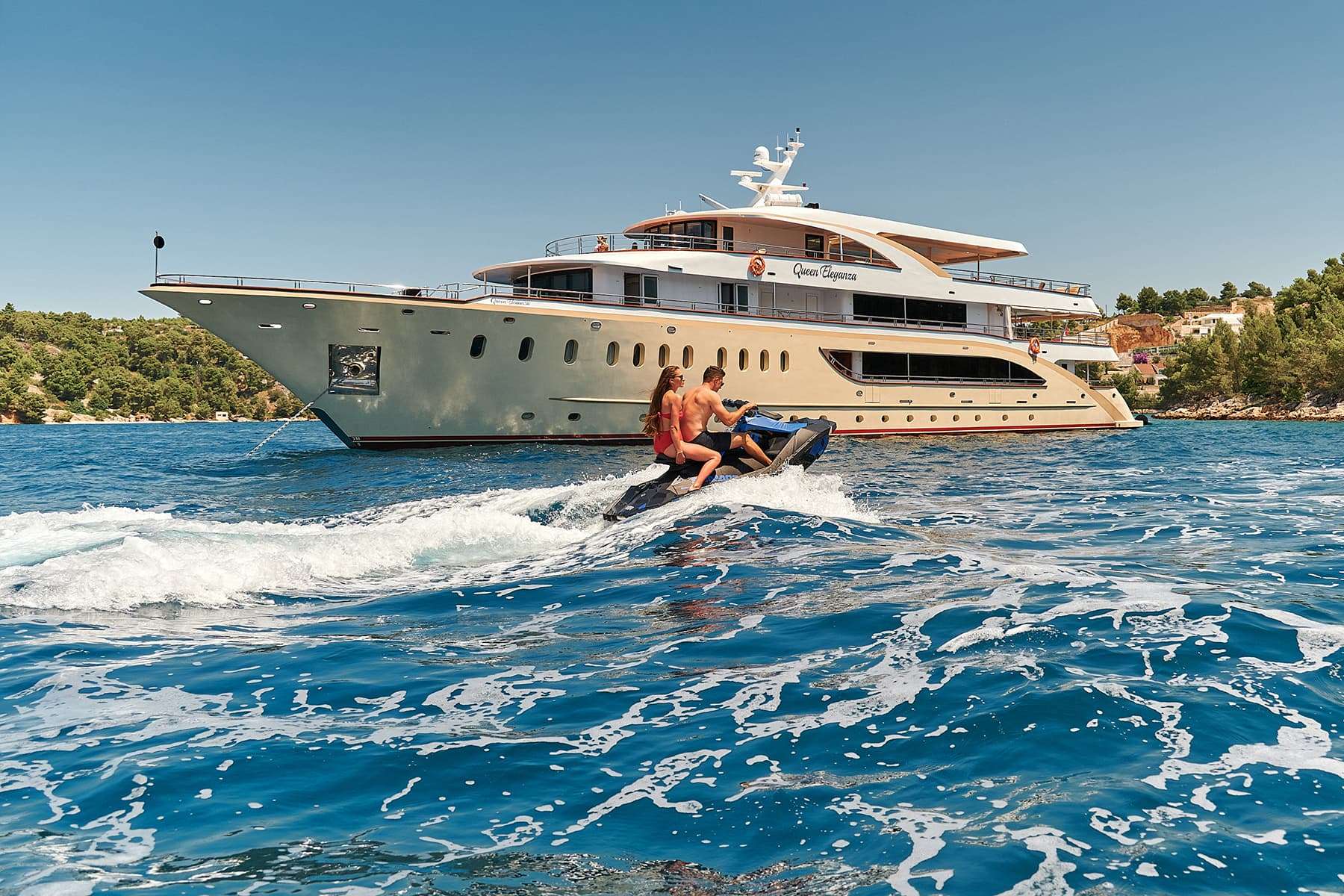 QUEEN ELEGANZA Watersports