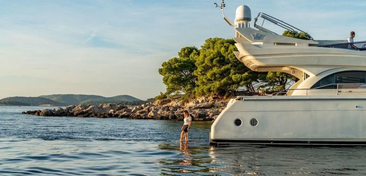 crewed croatia dominator 62