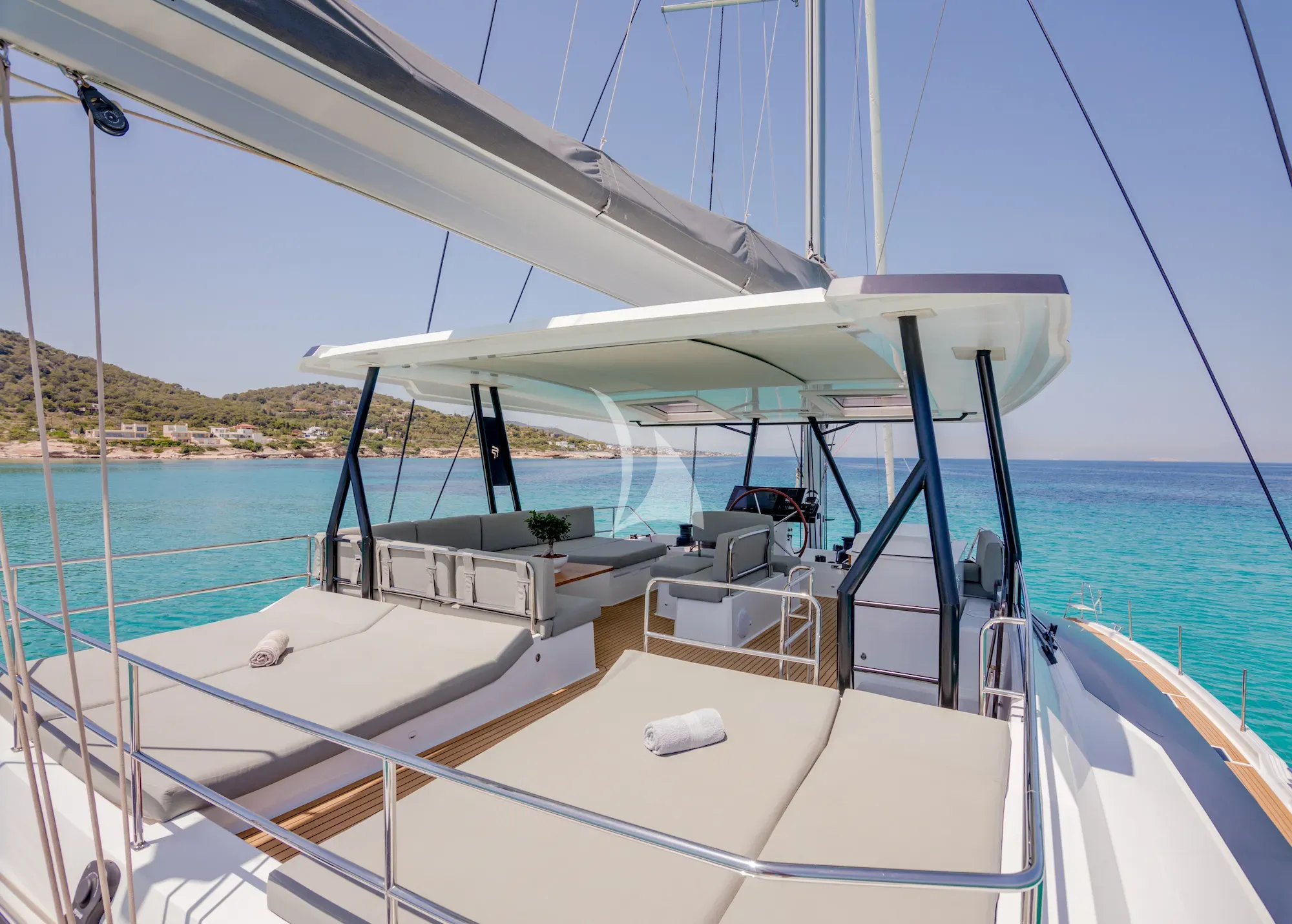 ASTORIA – Exterior