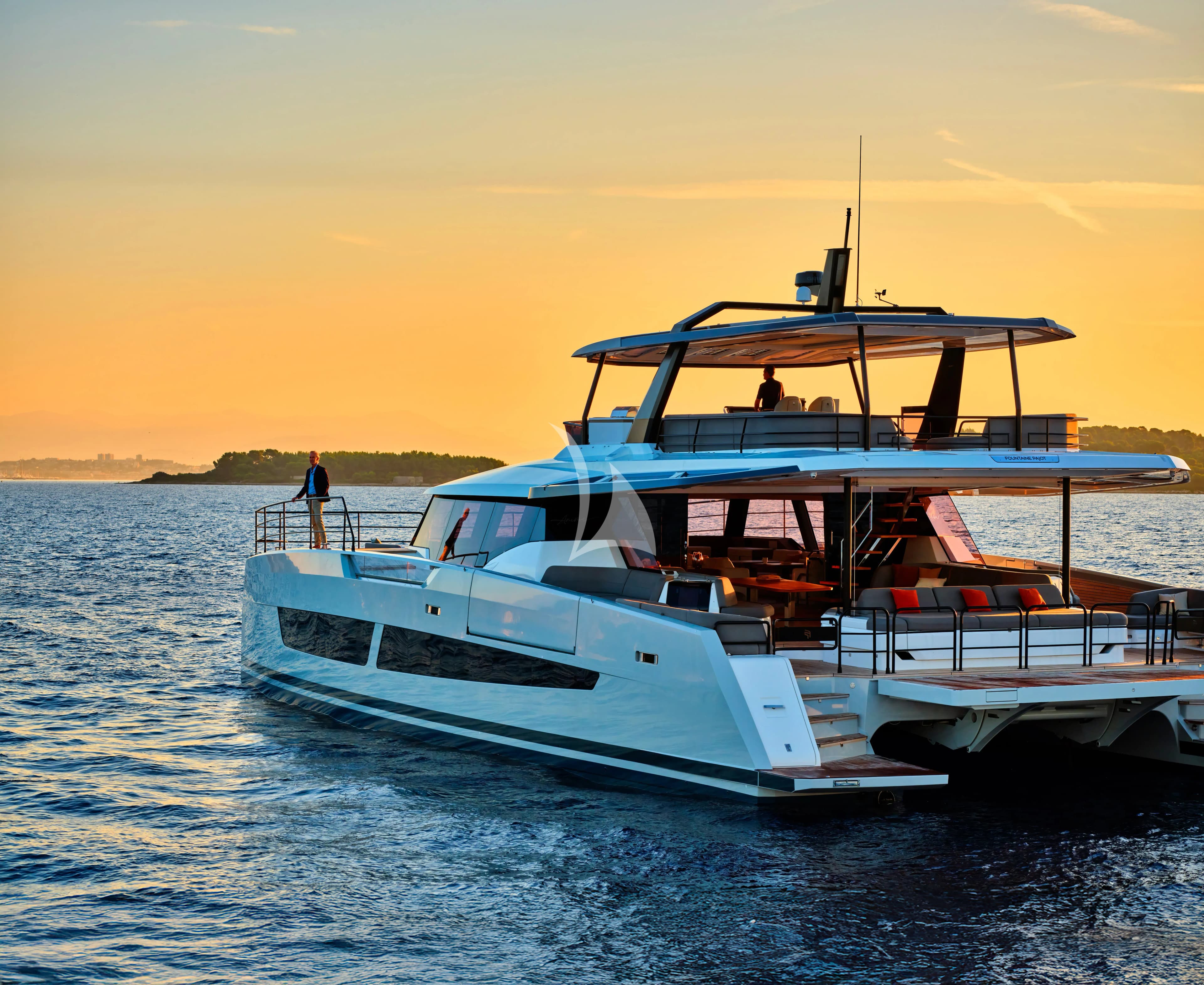 CHRISTAL MIO 80 – Exterior