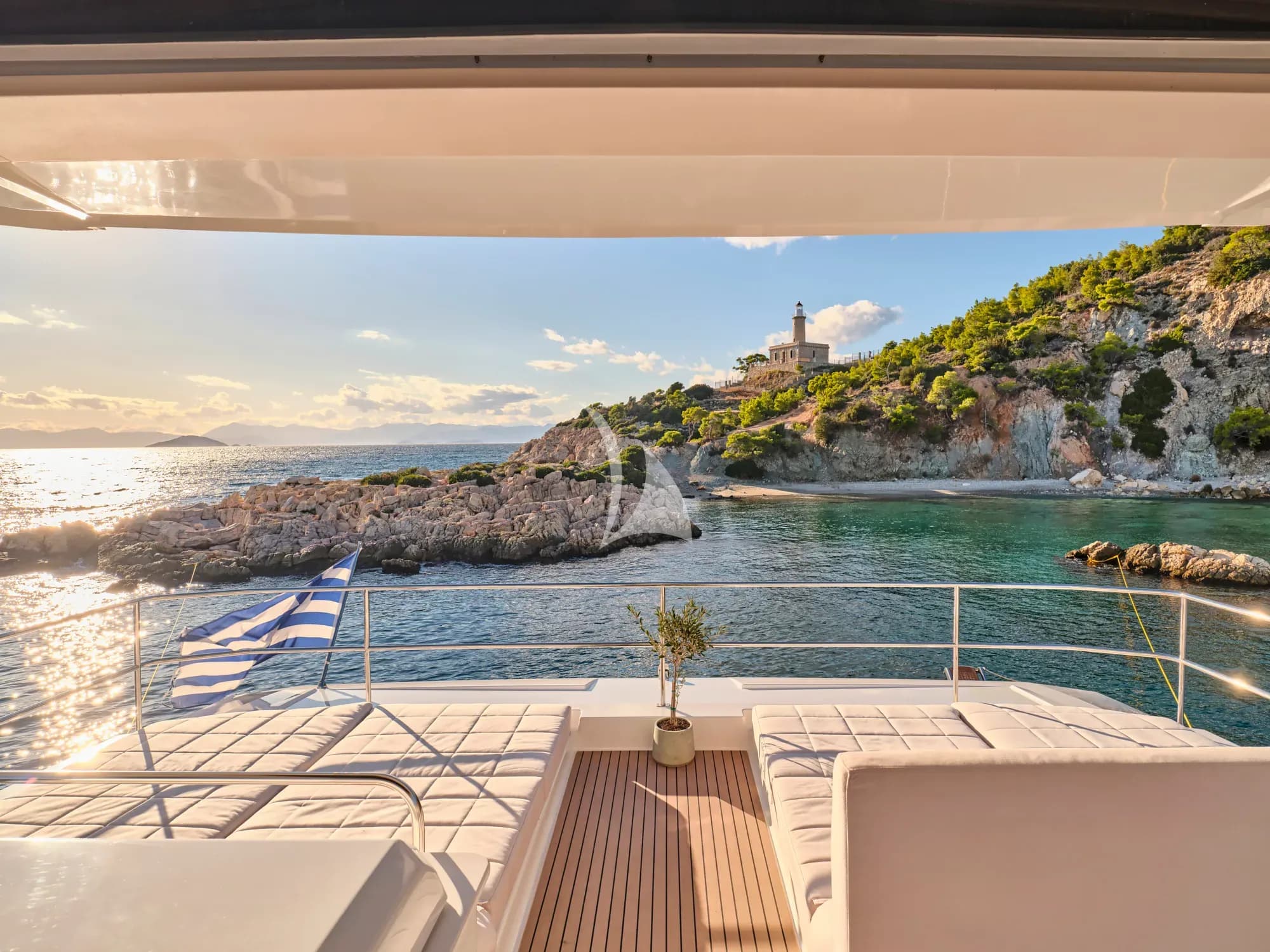 MAJESTY OF GREECE – Exterior