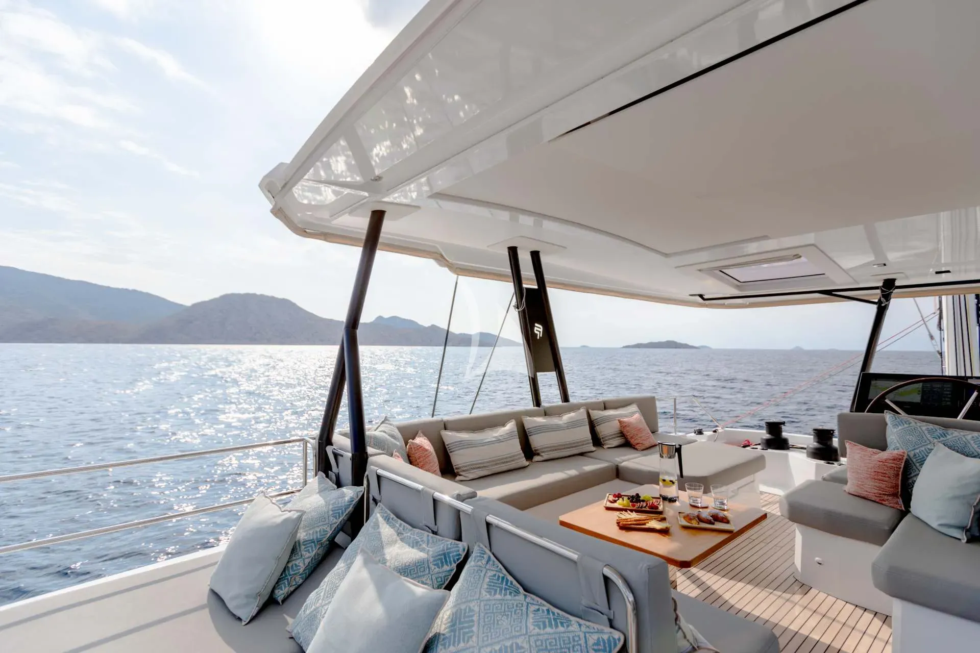 NAMASTE (SAMANA) – Exterior