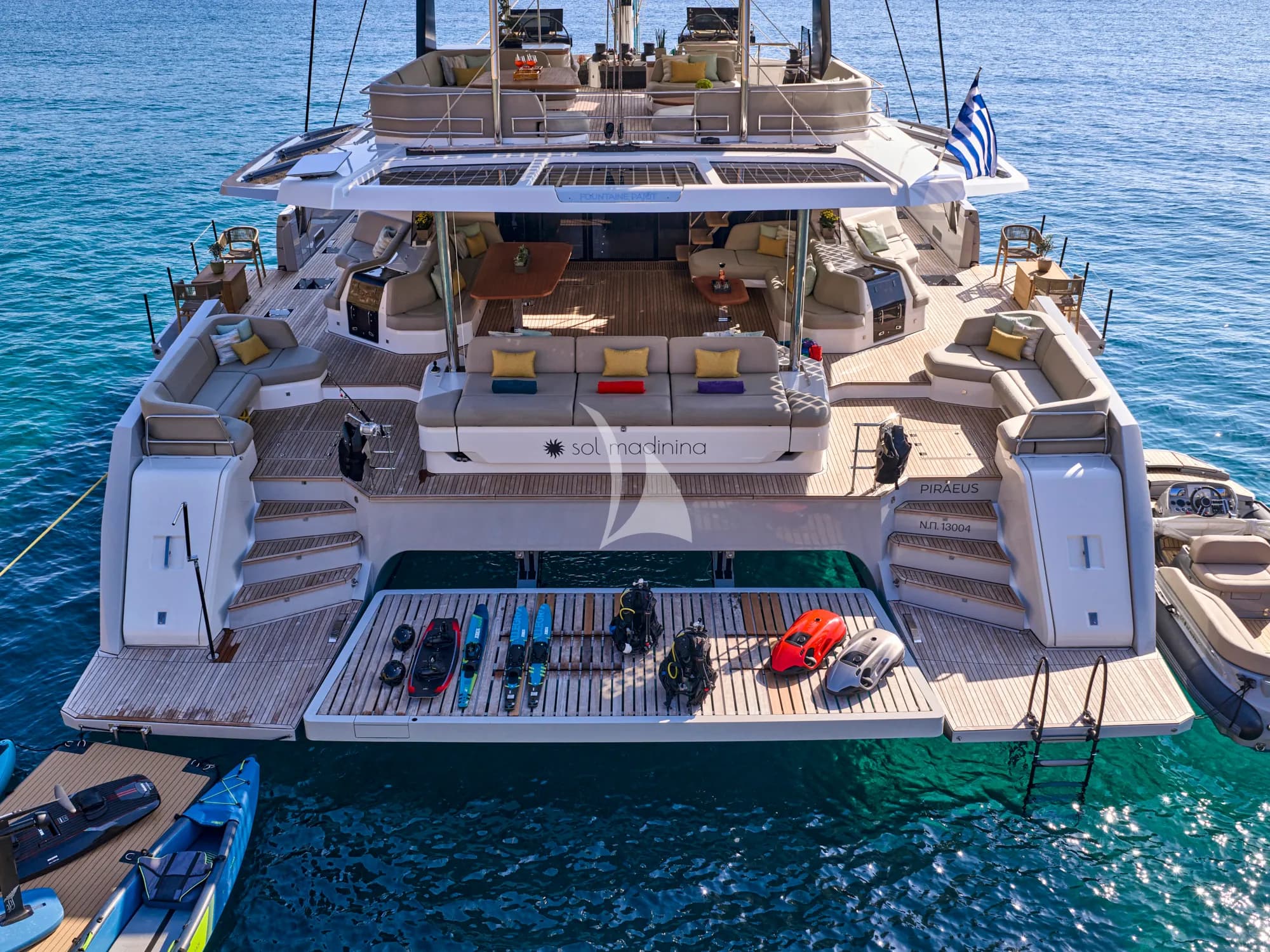 SOL MADININA – Exterior