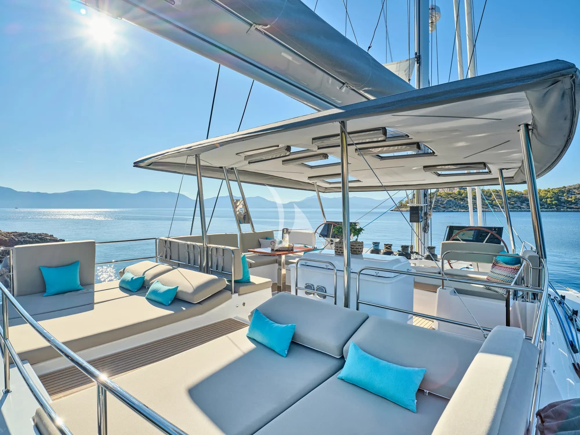 SUNMOON – Exterior