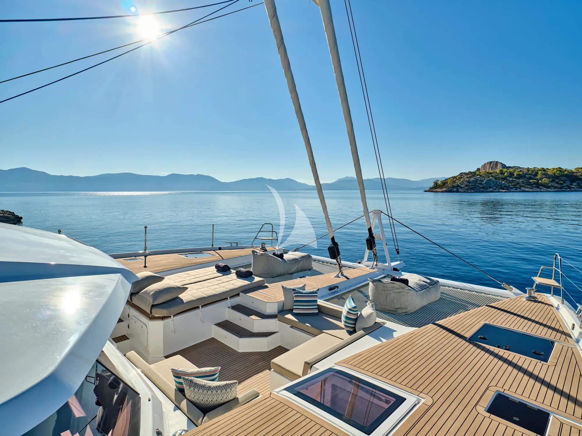 SUNMOON – Exterior