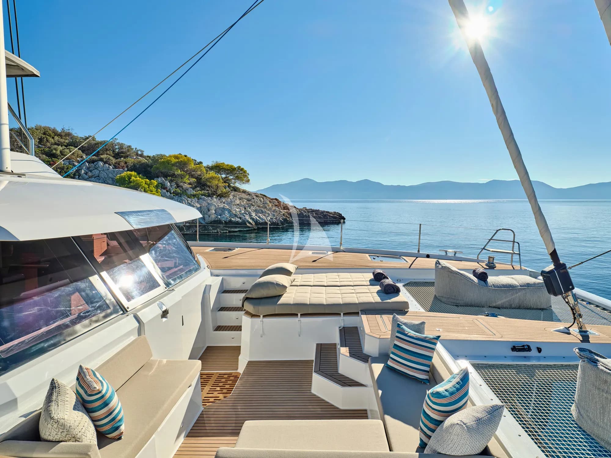 SUNMOON – Exterior