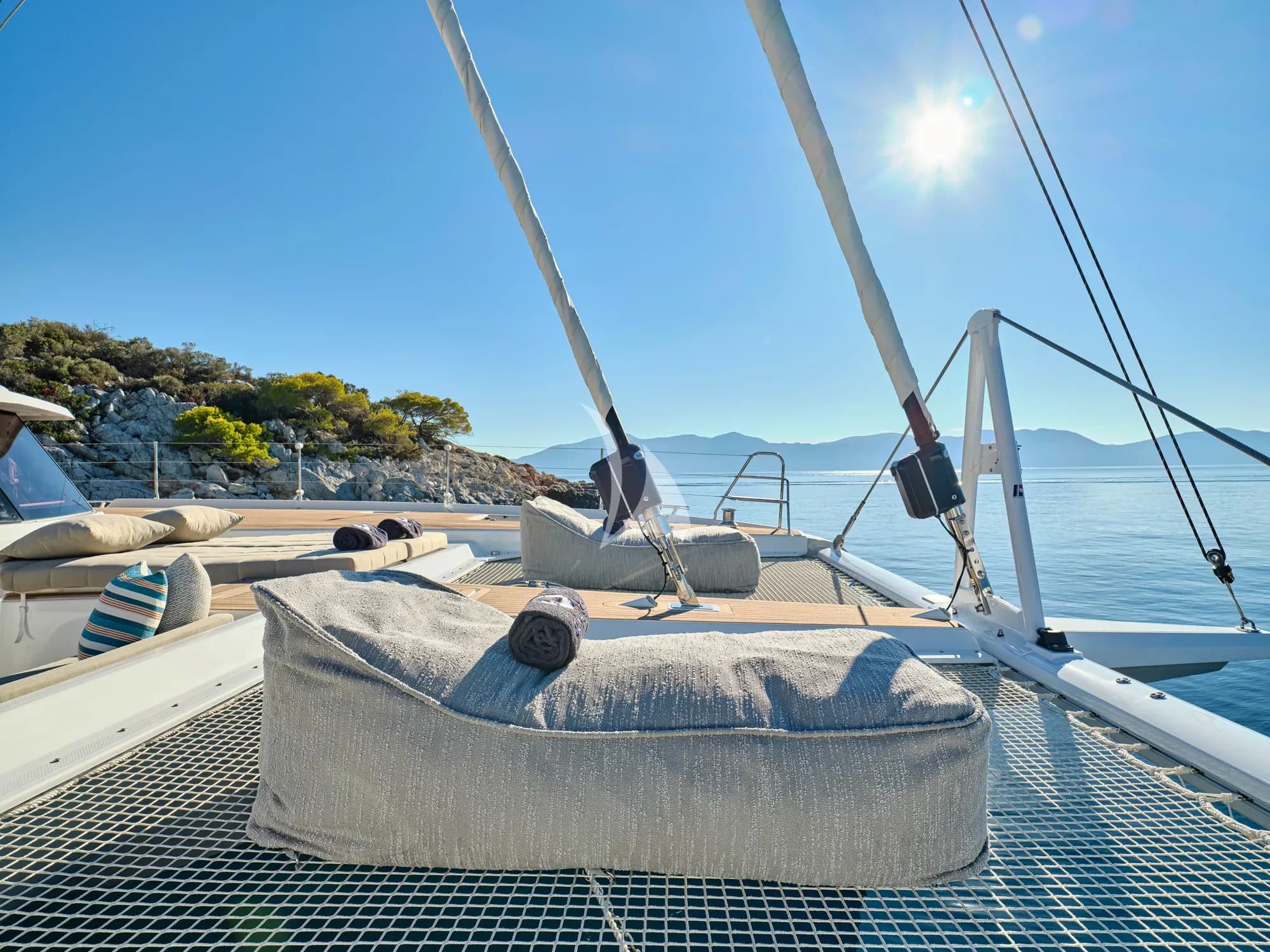 SUNMOON – Exterior