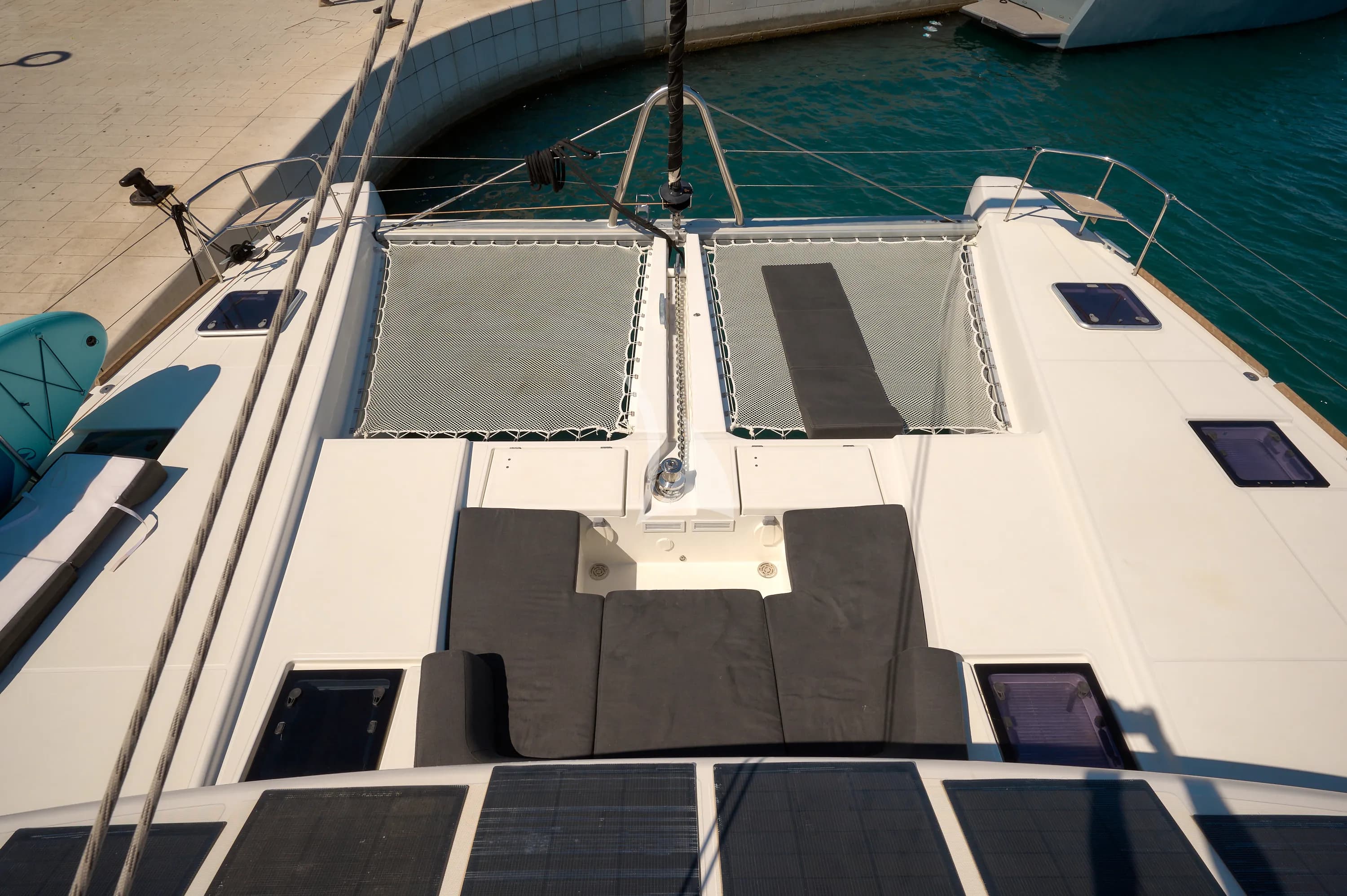 AKANA – Exterior