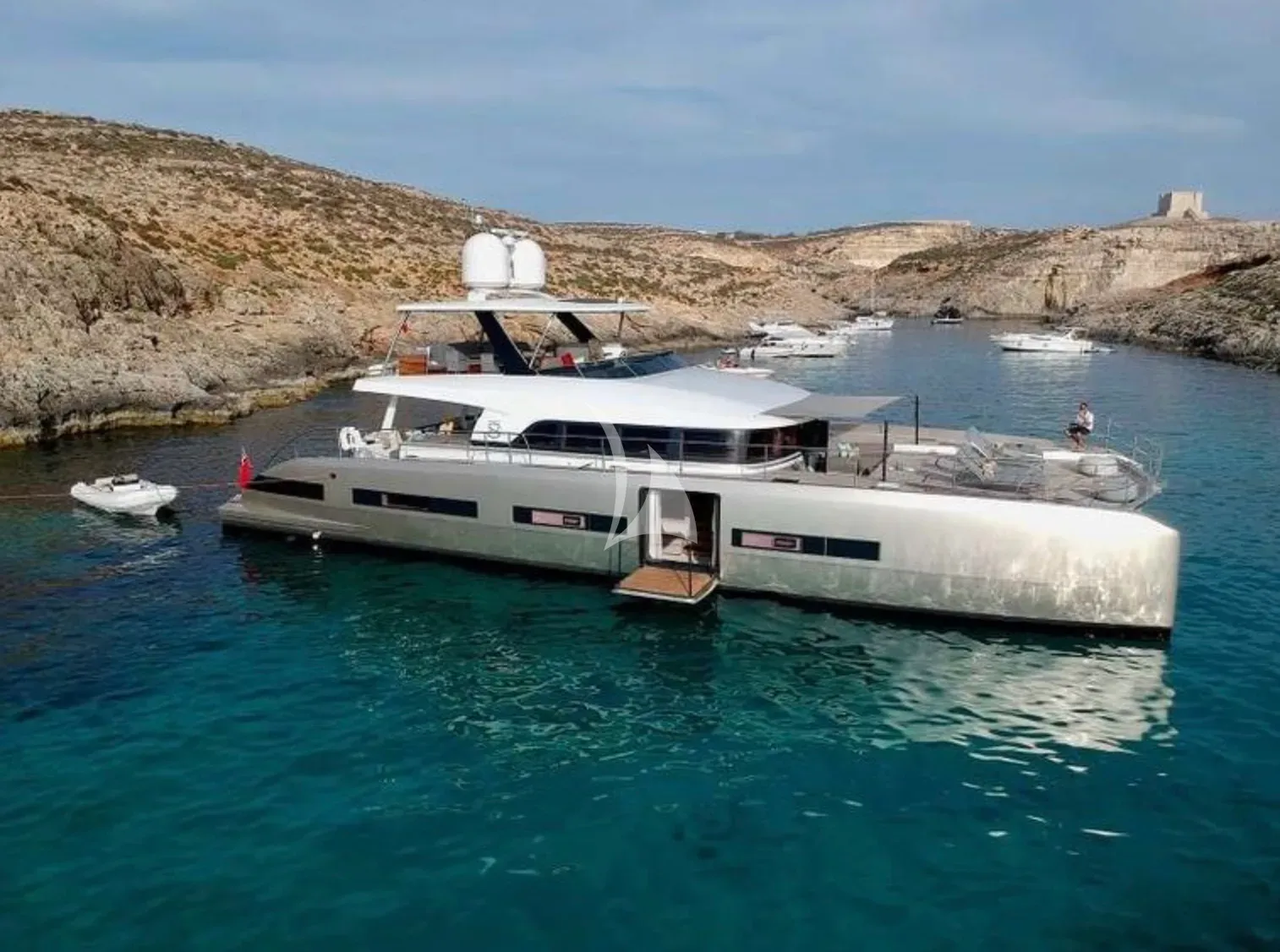 JUST MARIE 2 – Exterior
