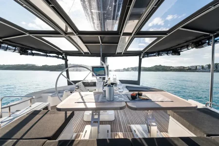 NOMAD – Exterior