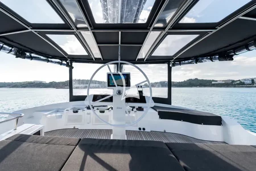 NOMAD – Exterior