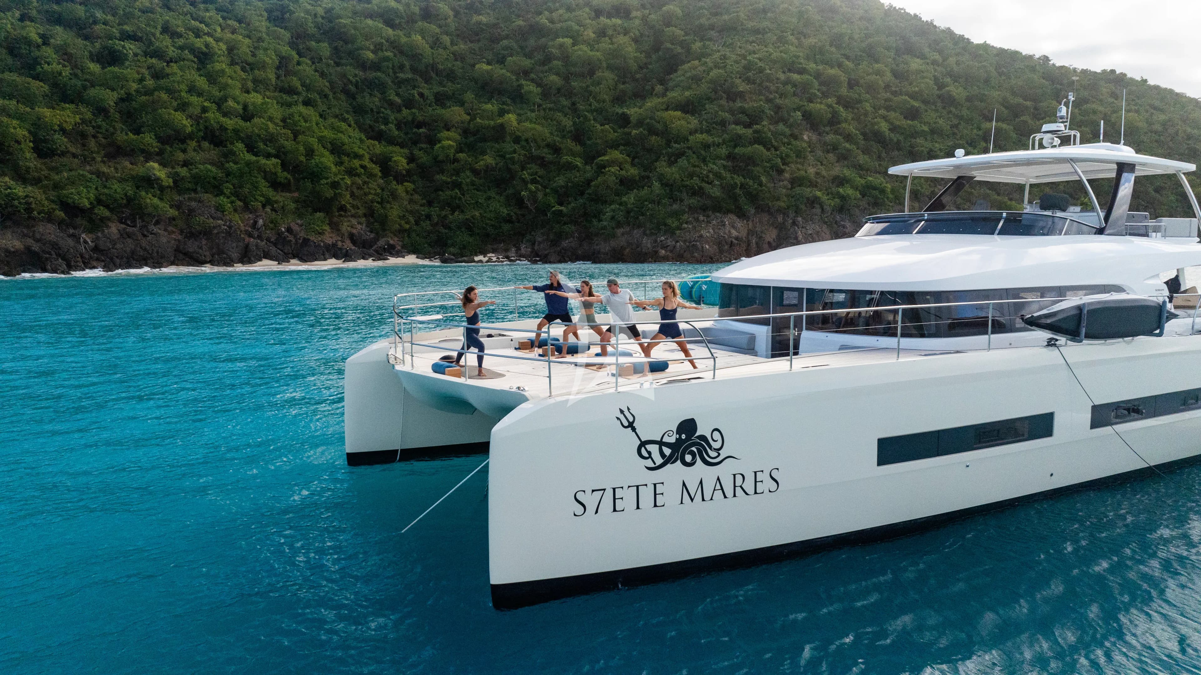 SIETE MARES – Exterior