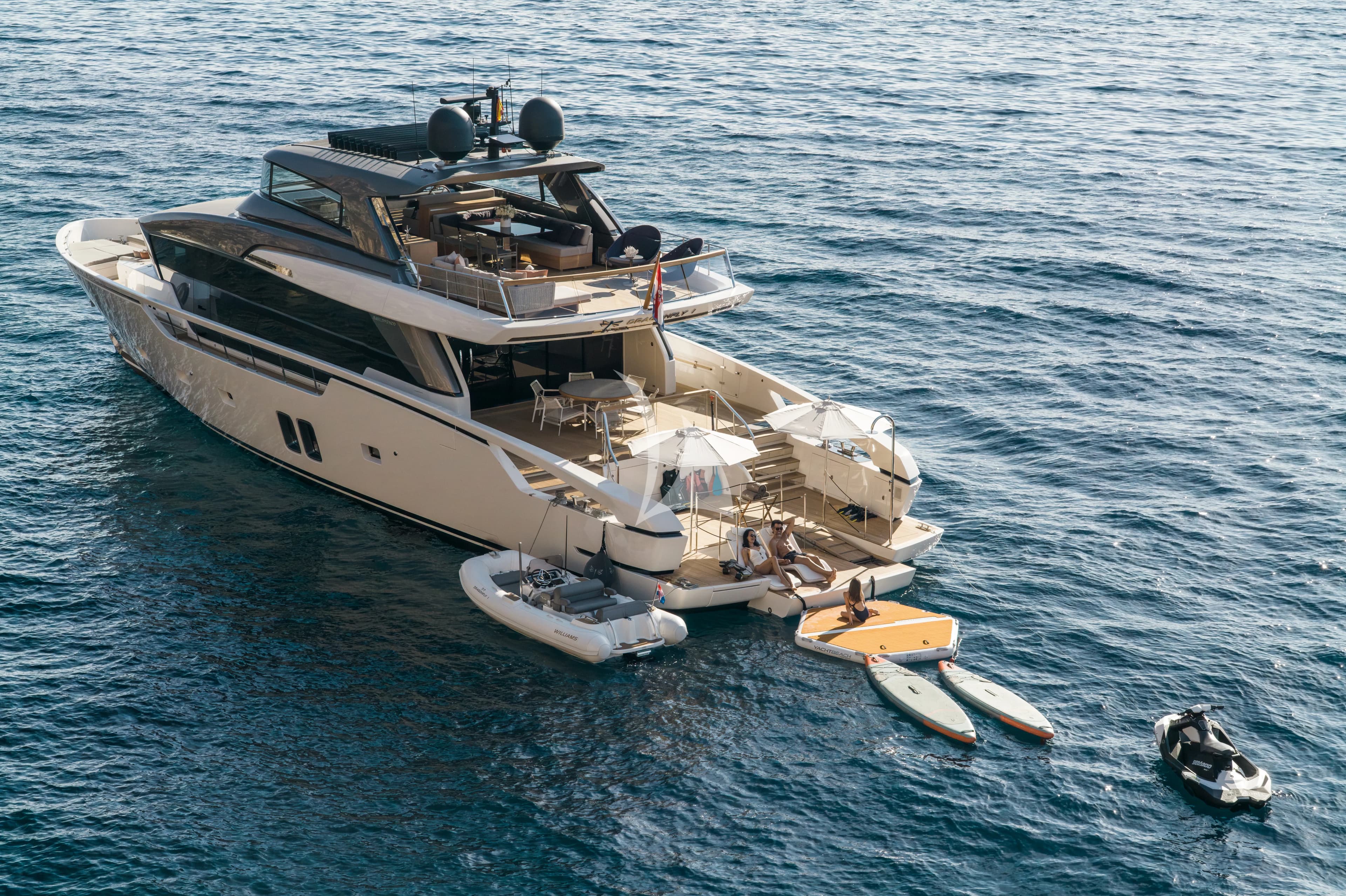 DRAGONFLY I – Exterior