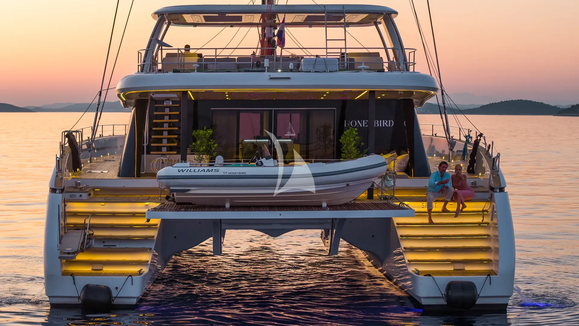 HONEYBIRD – Exterior
