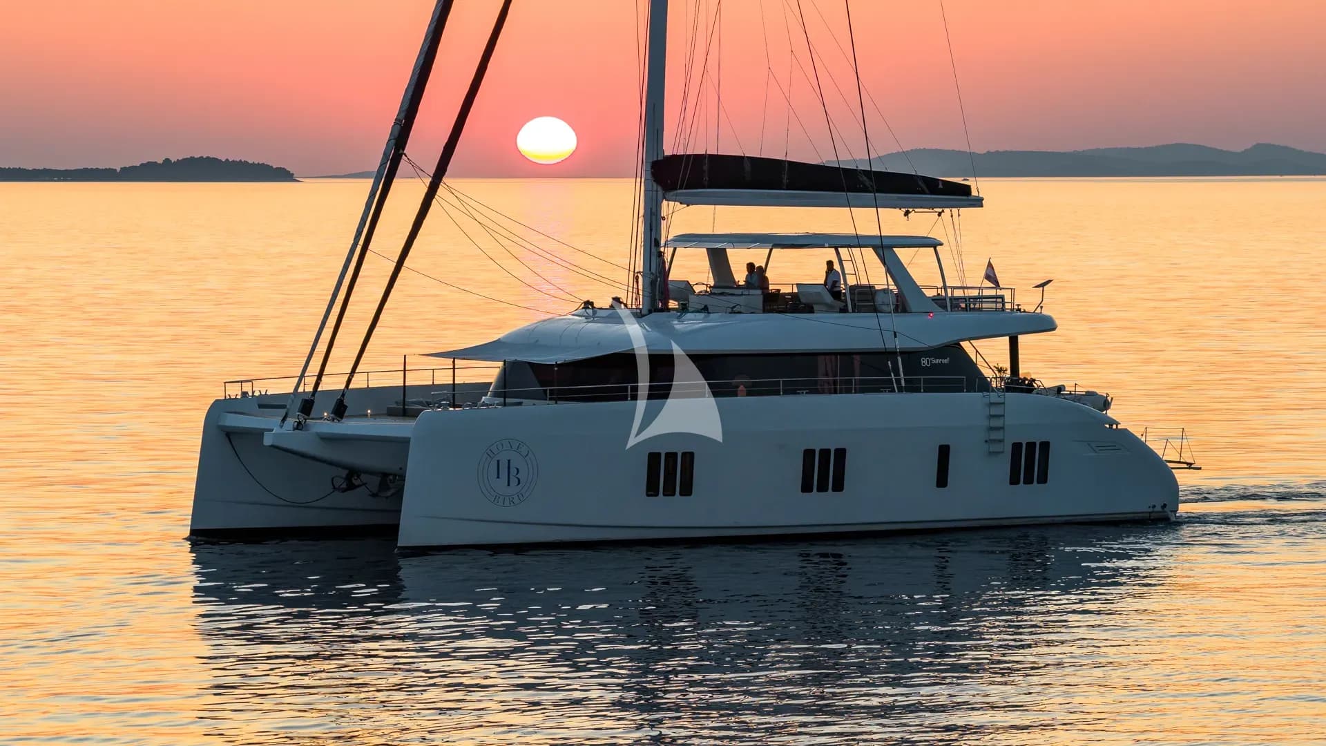 HONEYBIRD – Exterior