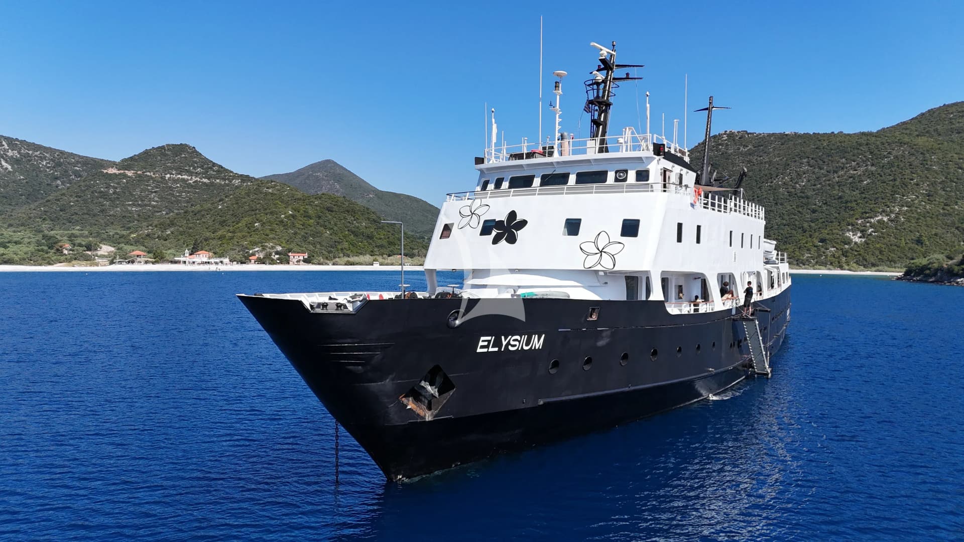 ELYSIUM – Exterior