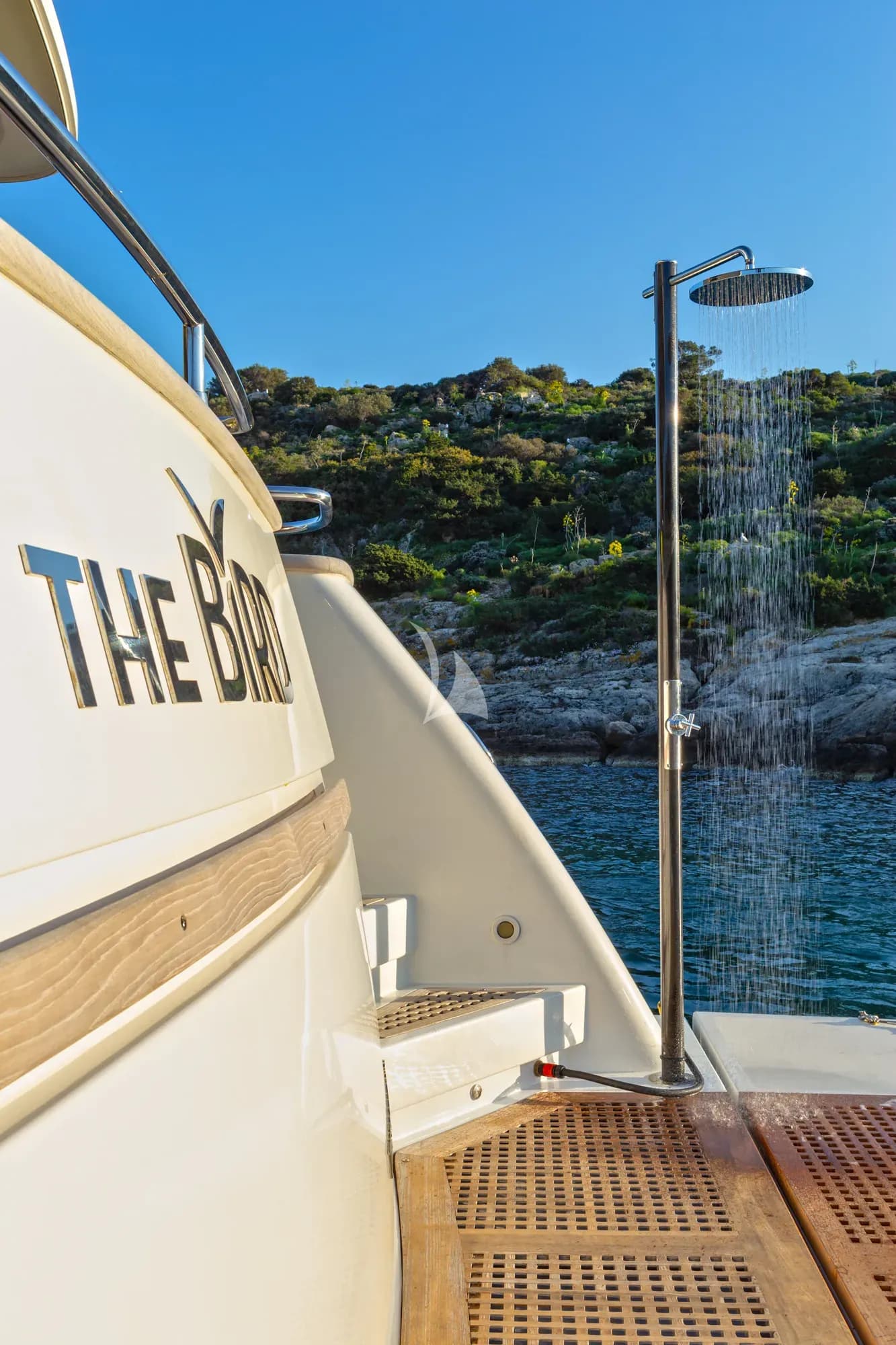 THE BIRD – Exterior