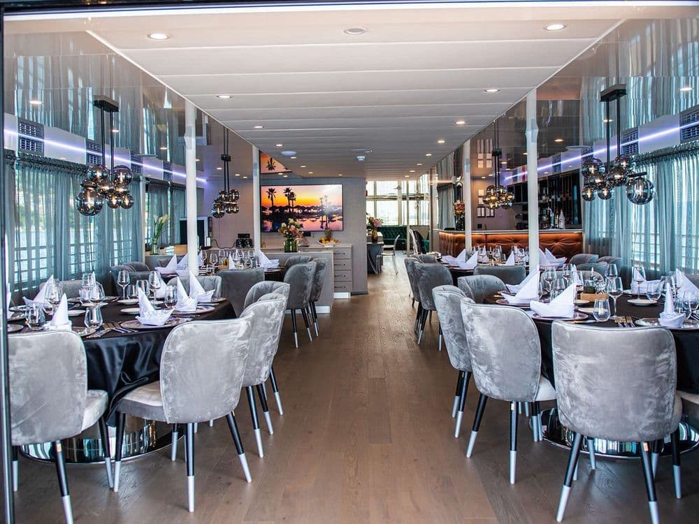 alfa-mario-interior-dining-area