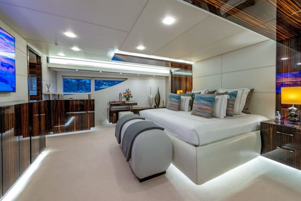 GEM-II-interior-bedroom-cabin
