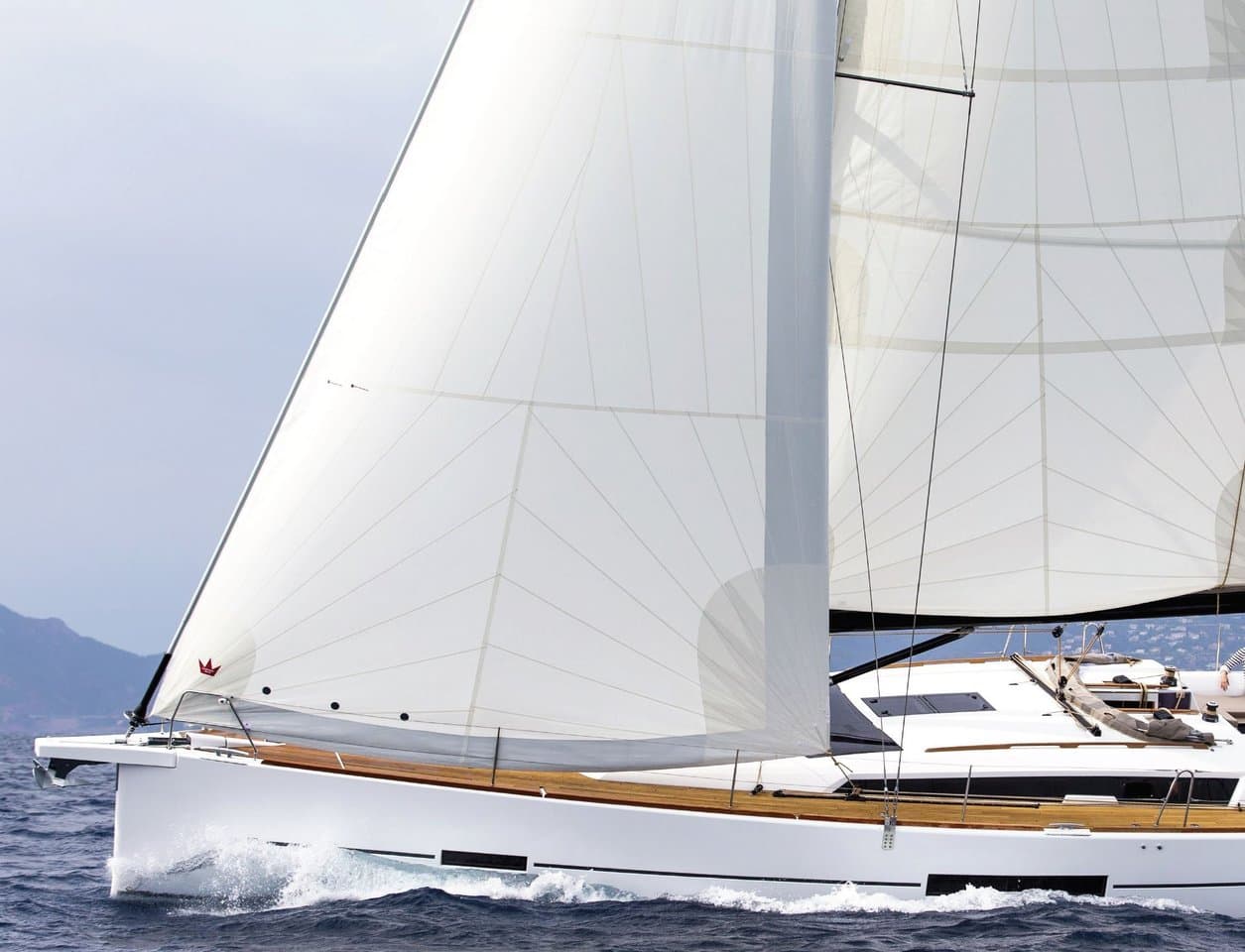 HAWK – Dufour Yachts