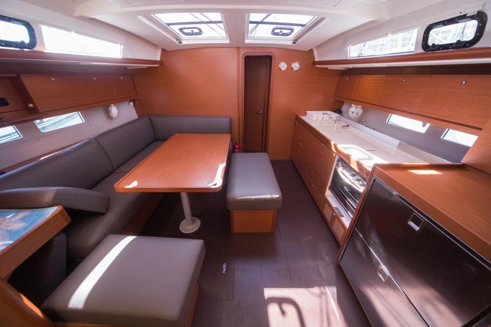 LIPSI – Dufour Yachts