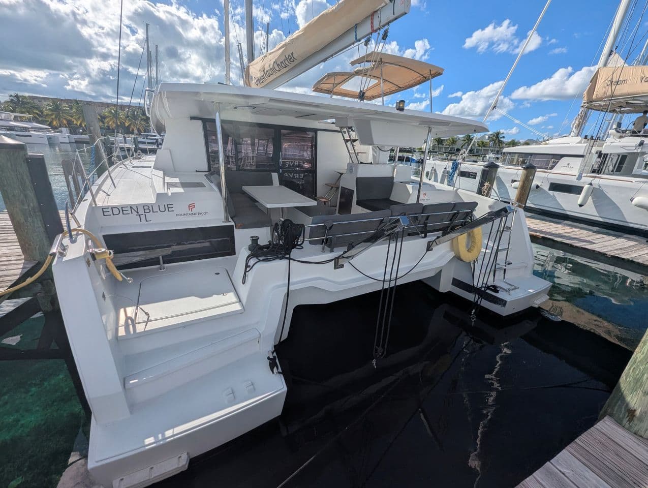 EDEN BLUE – Fountaine Pajot