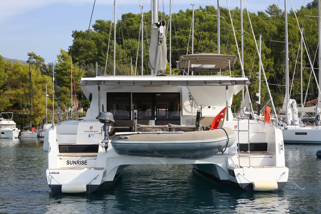 Sunrise – Fountaine Pajot