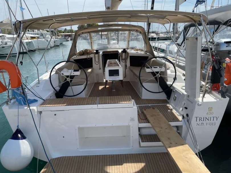 TRINITY – Dufour Yachts