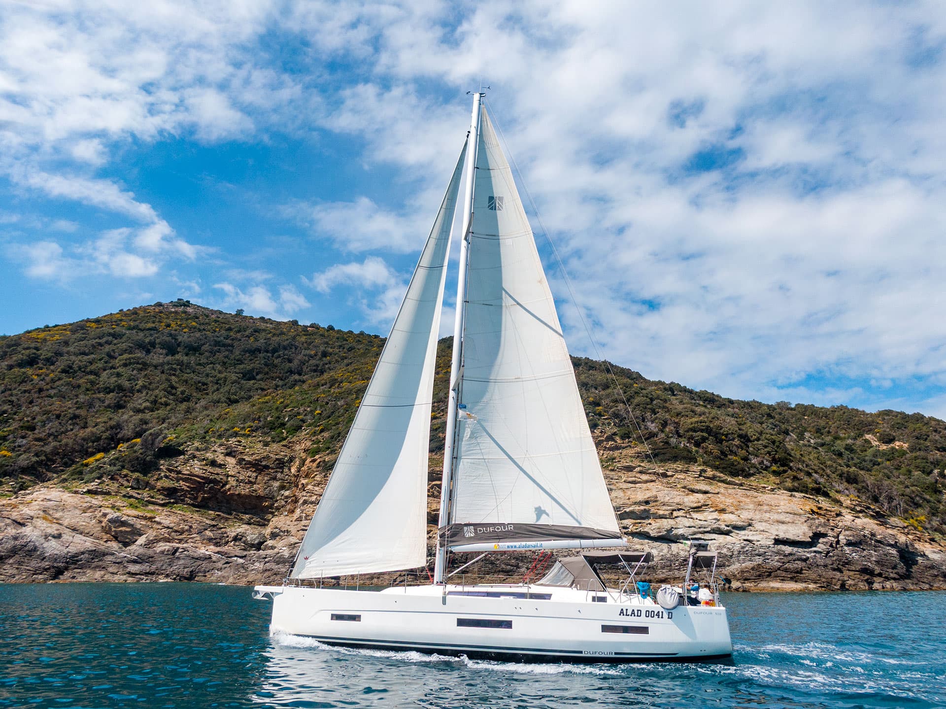 Thea - A/C, Generator, Water maker, Solar Panel – Dufour Yachts