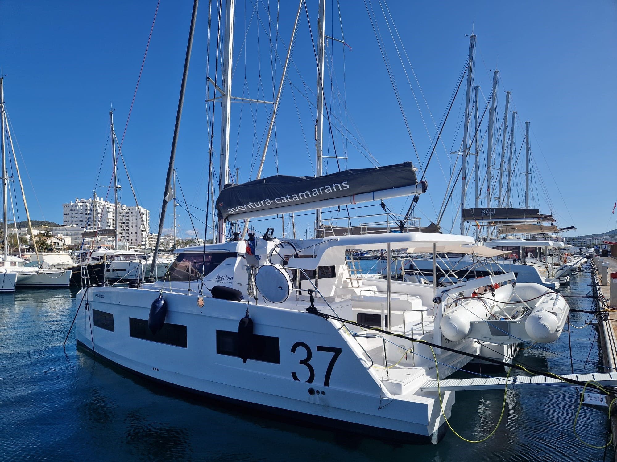 WENNY – Aventura Catamarans