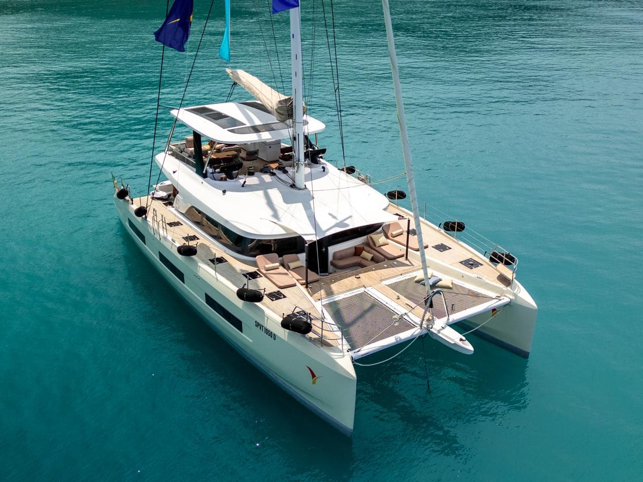 SAILUXE - Gloria – Lagoon