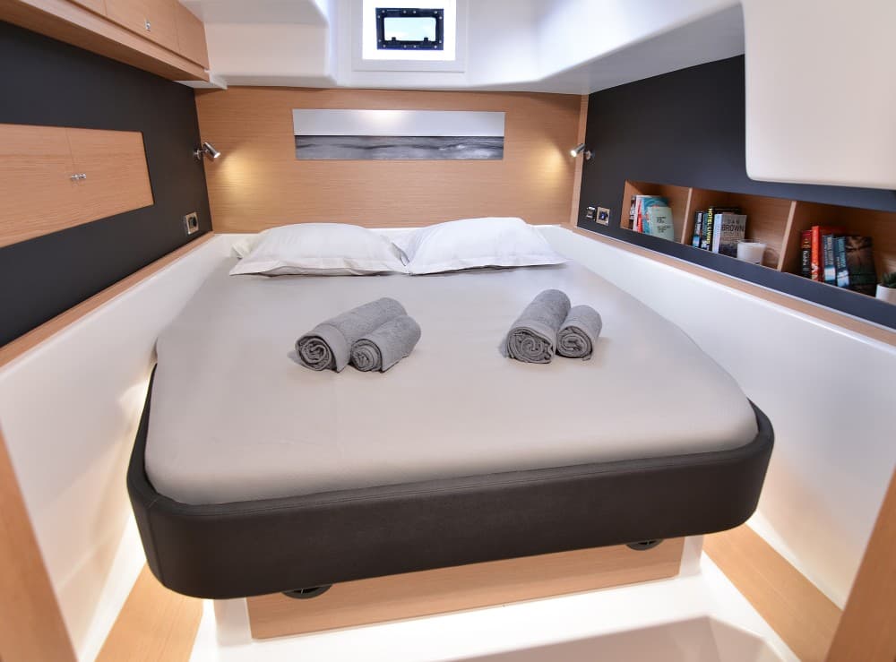 Paris (Dufour Catamaran 48)
