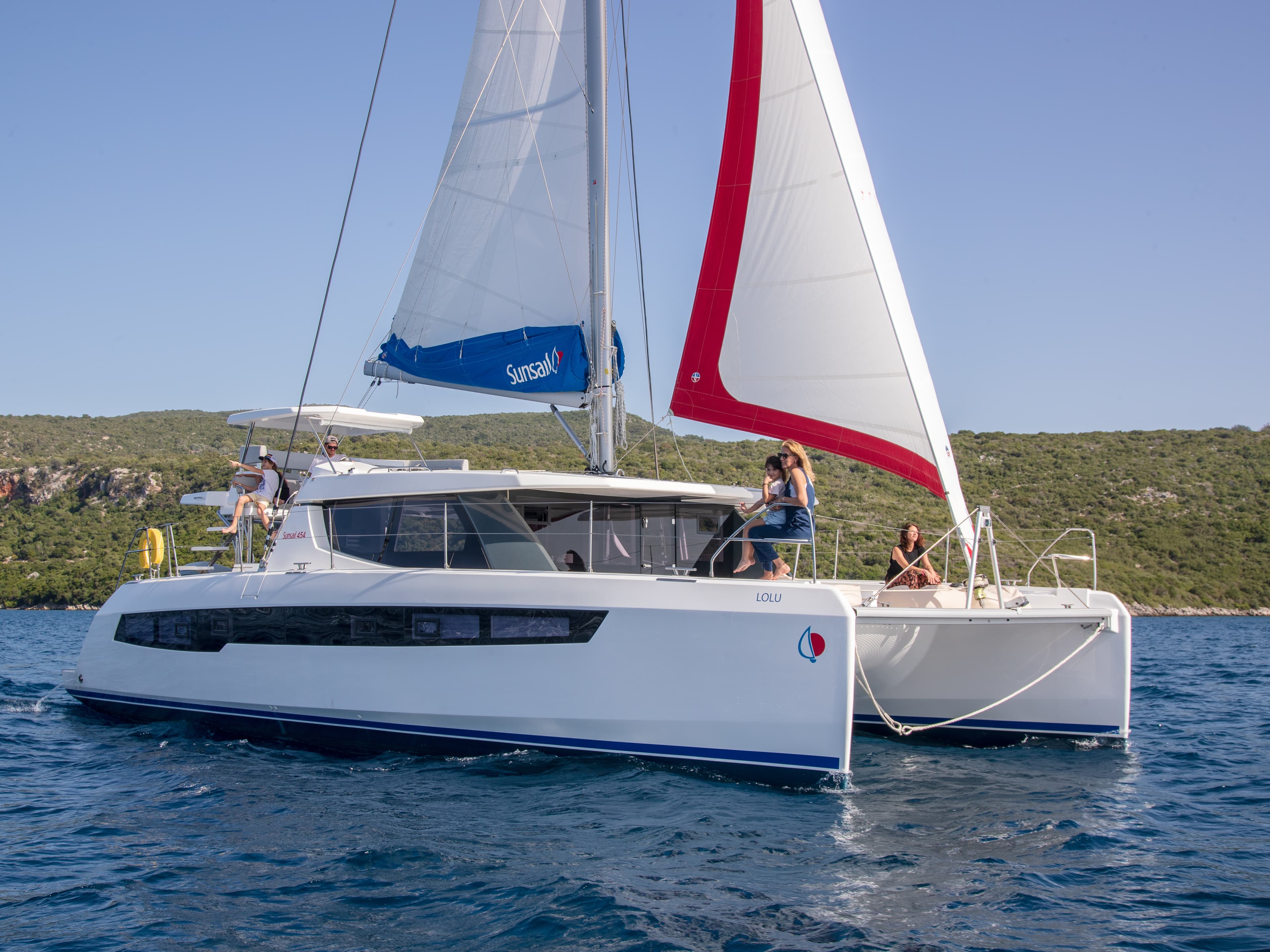 Sunsail 454L Classic – Leopard Catamarans