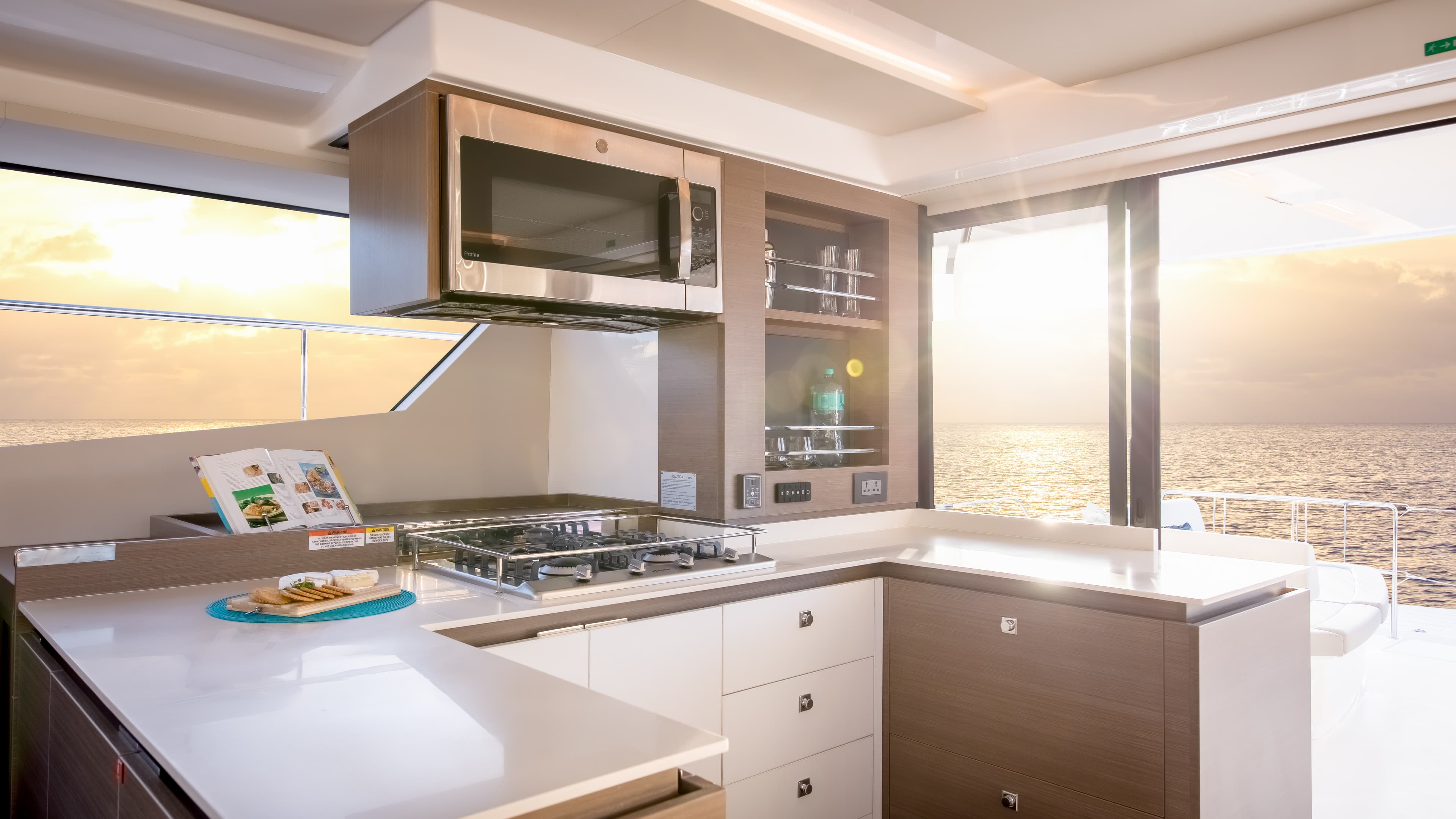 Moorings 534 PC Crewed
