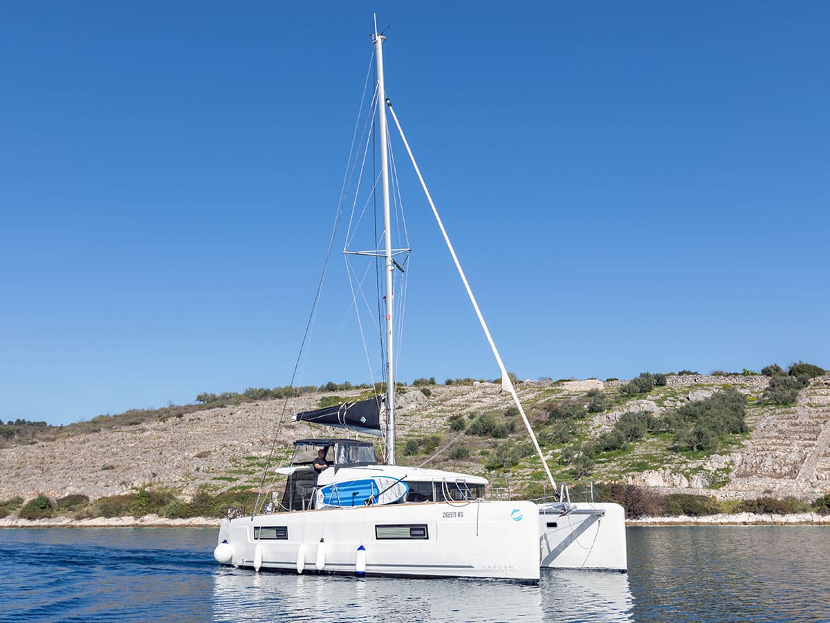 MONARCH 2020 (air condition, generator) – Lagoon